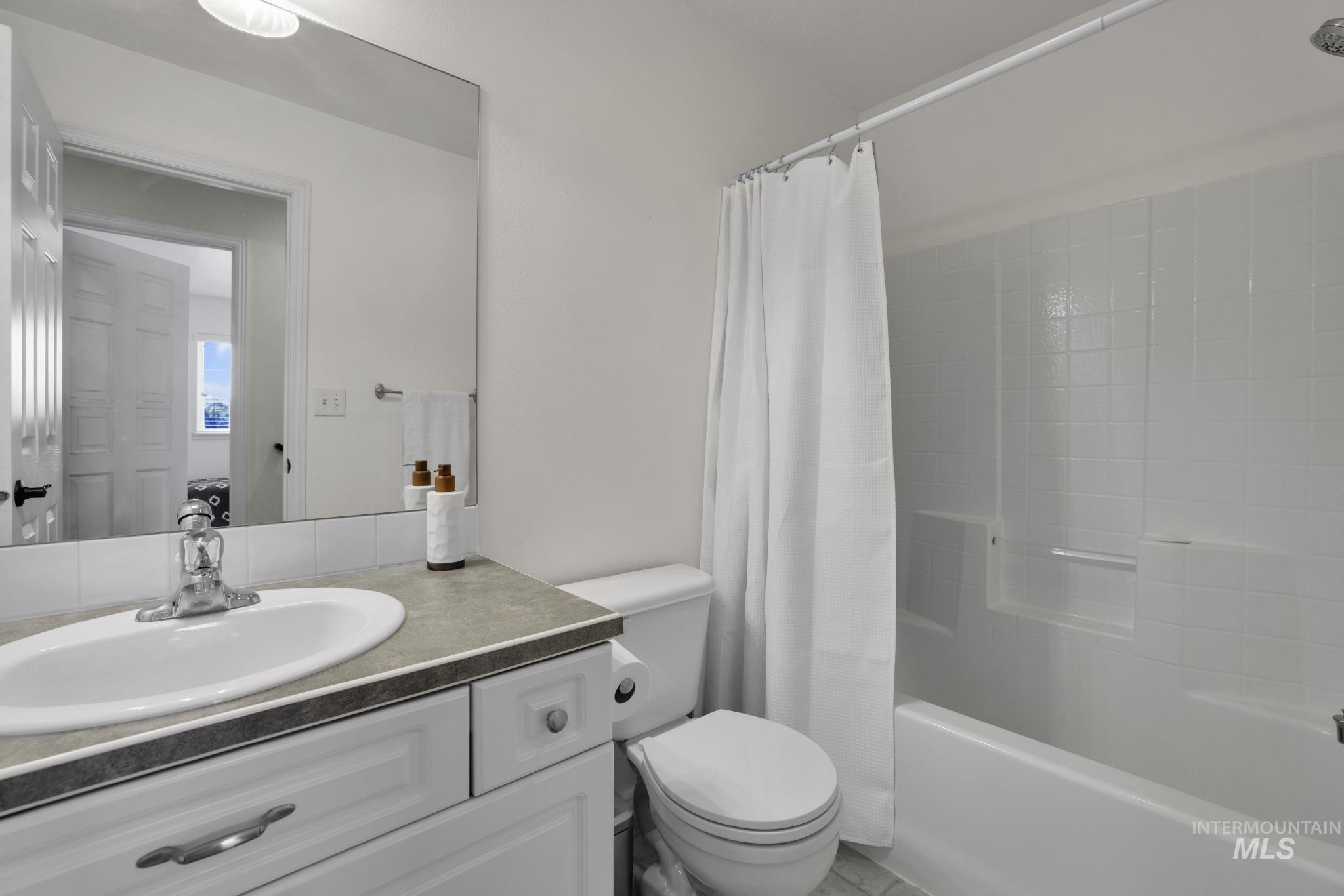 2591 Carriage Way Property Photo 24