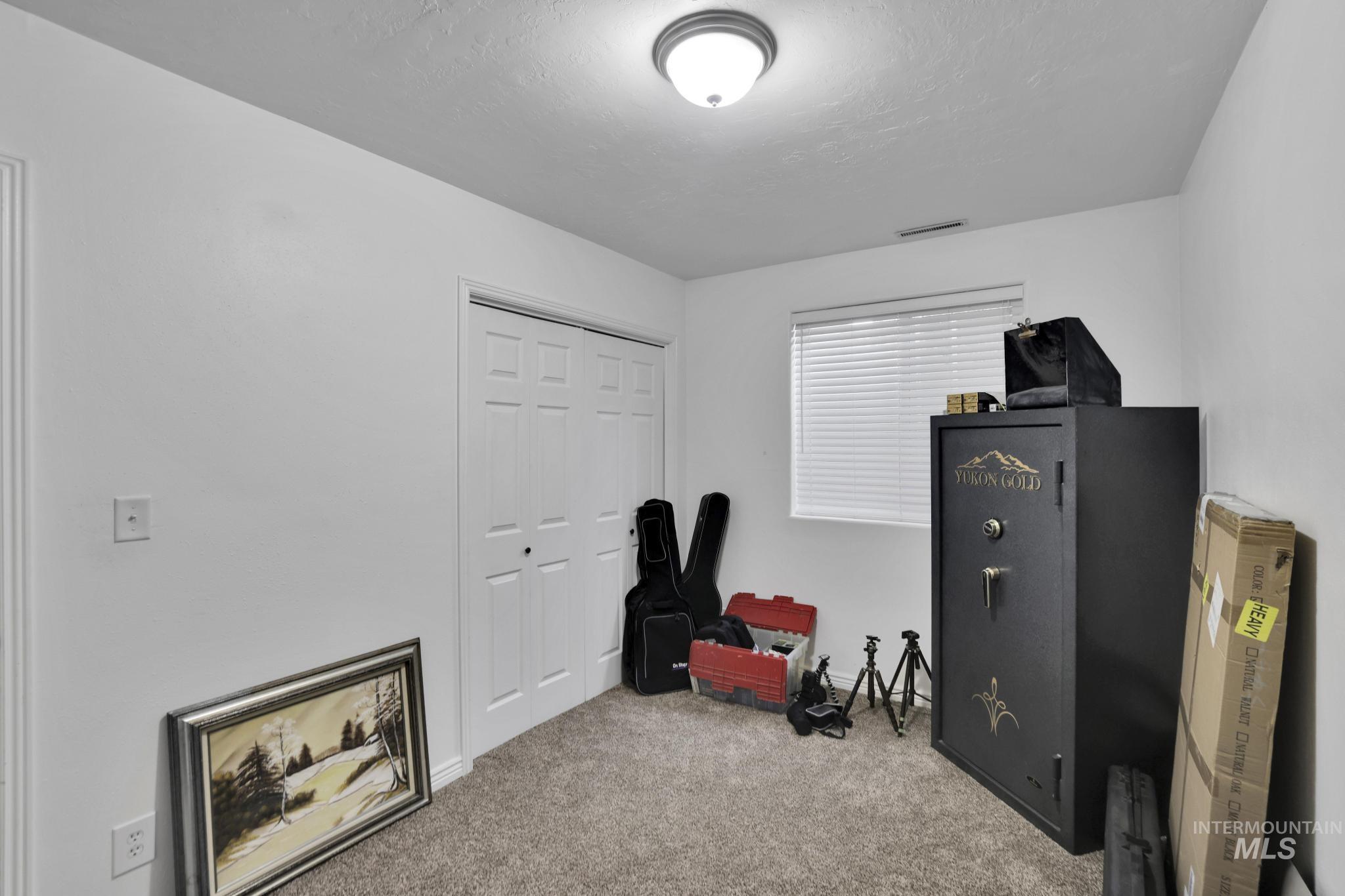 2591 Carriage Way Property Photo 29