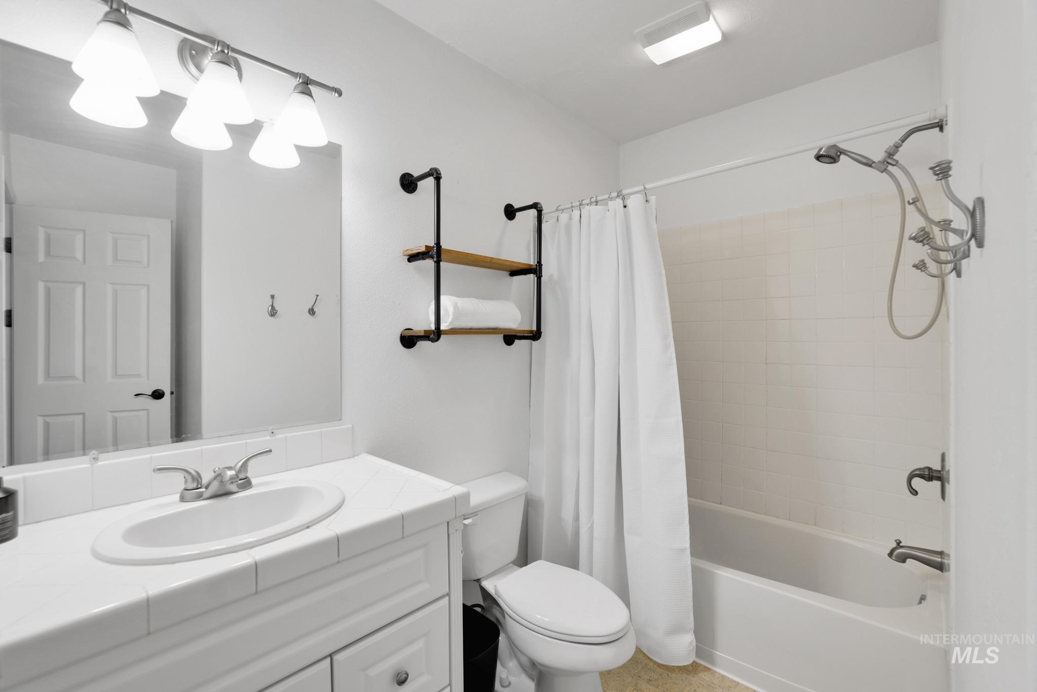 2591 Carriage Way Property Photo 30