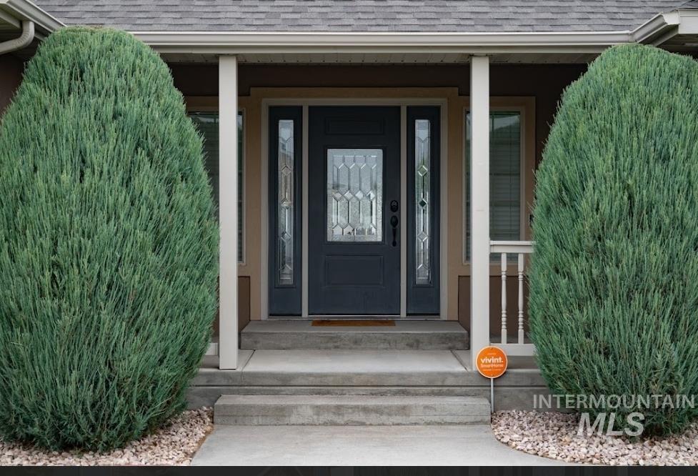 1030 Oakwood St Property Photo 3