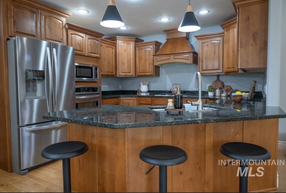 1030 Oakwood St Property Photo 11