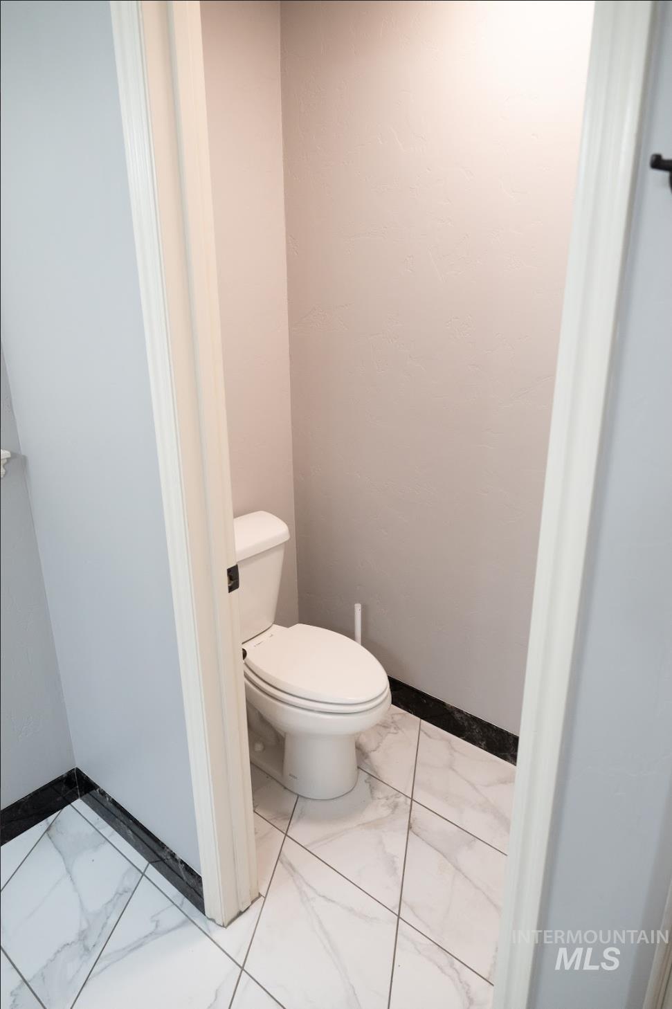 1030 Oakwood St Property Photo 20