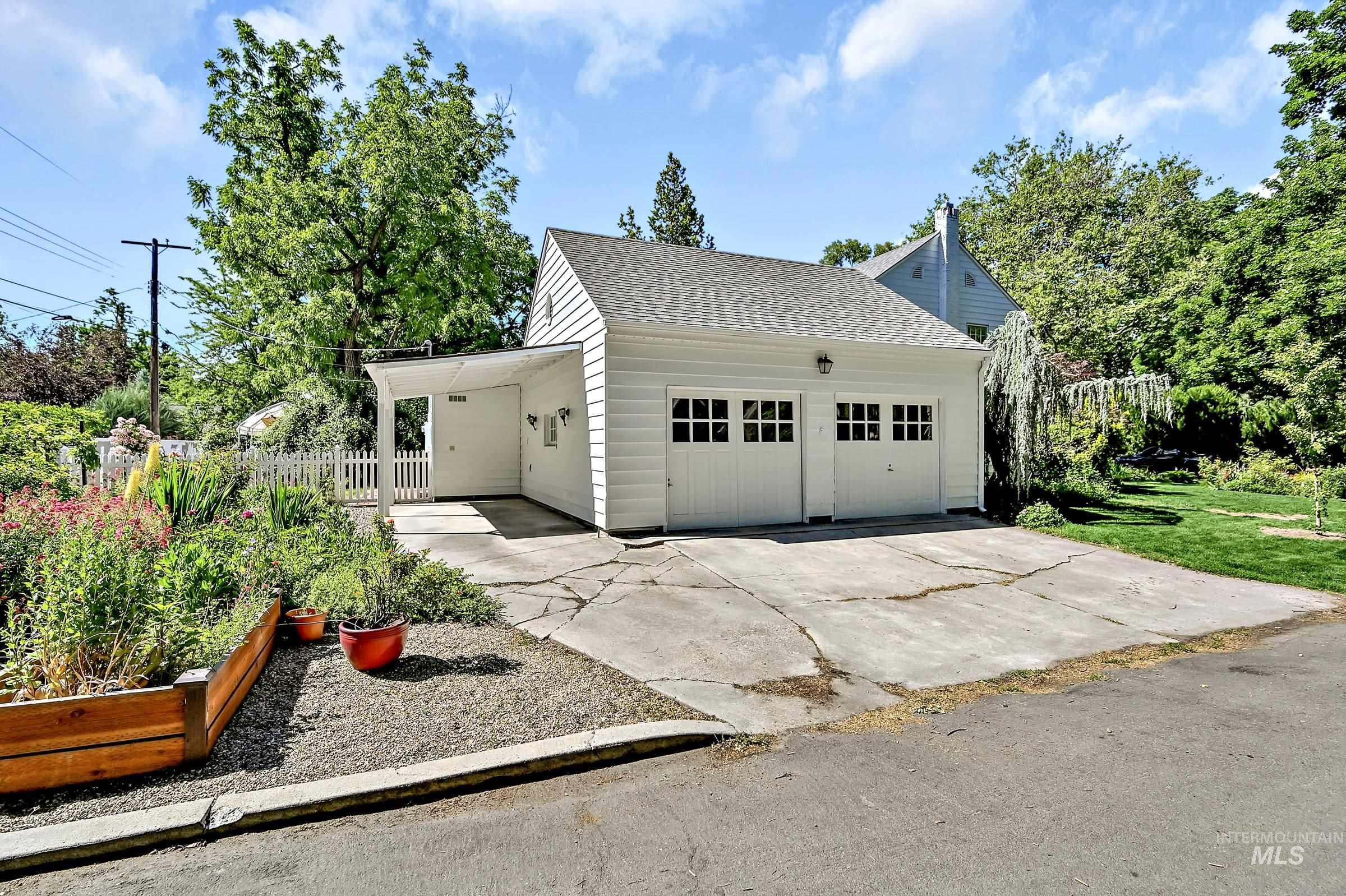 1820 N 21st Property Photo 30