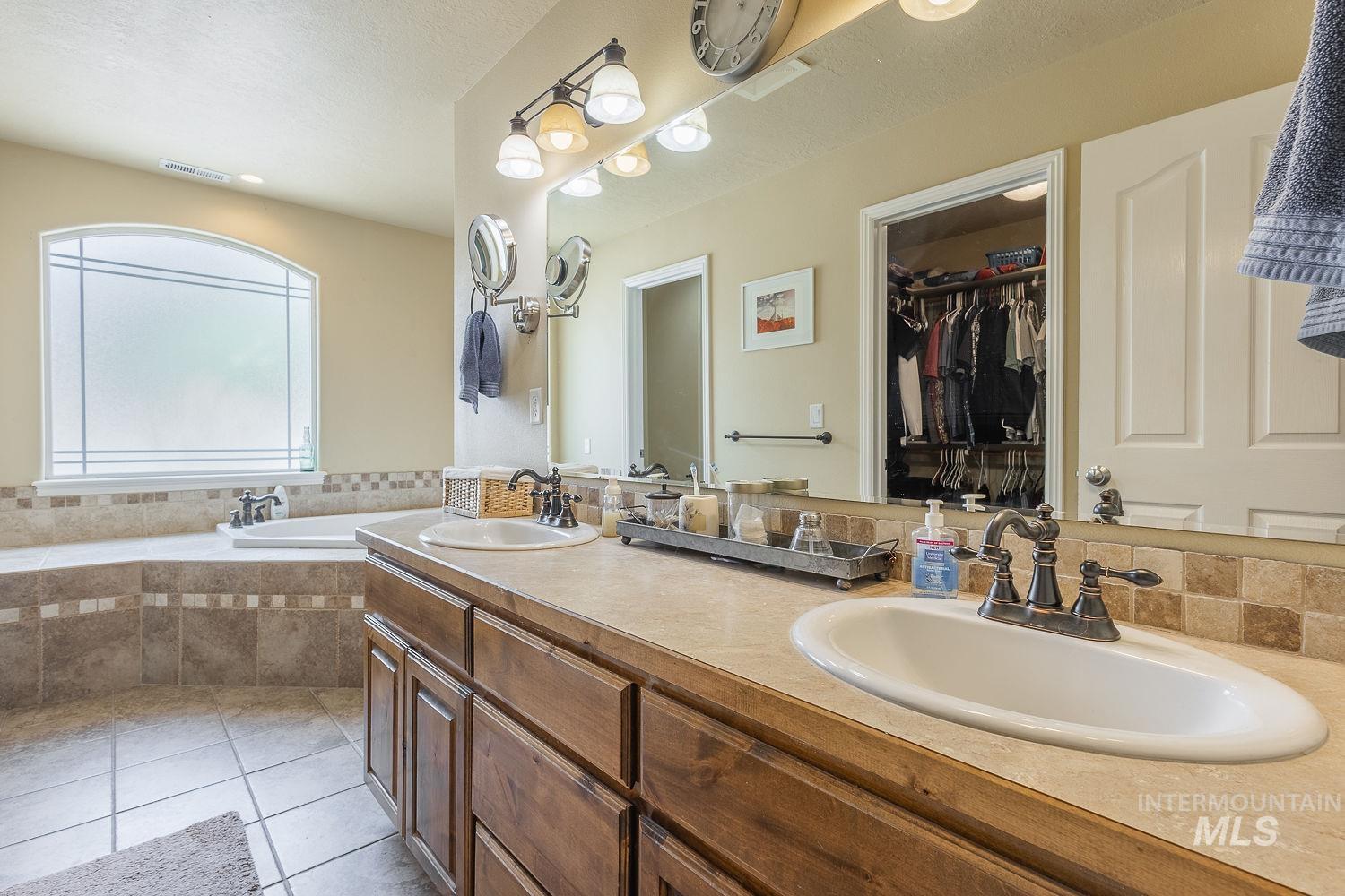 8080 S Legolas Property Photo 20