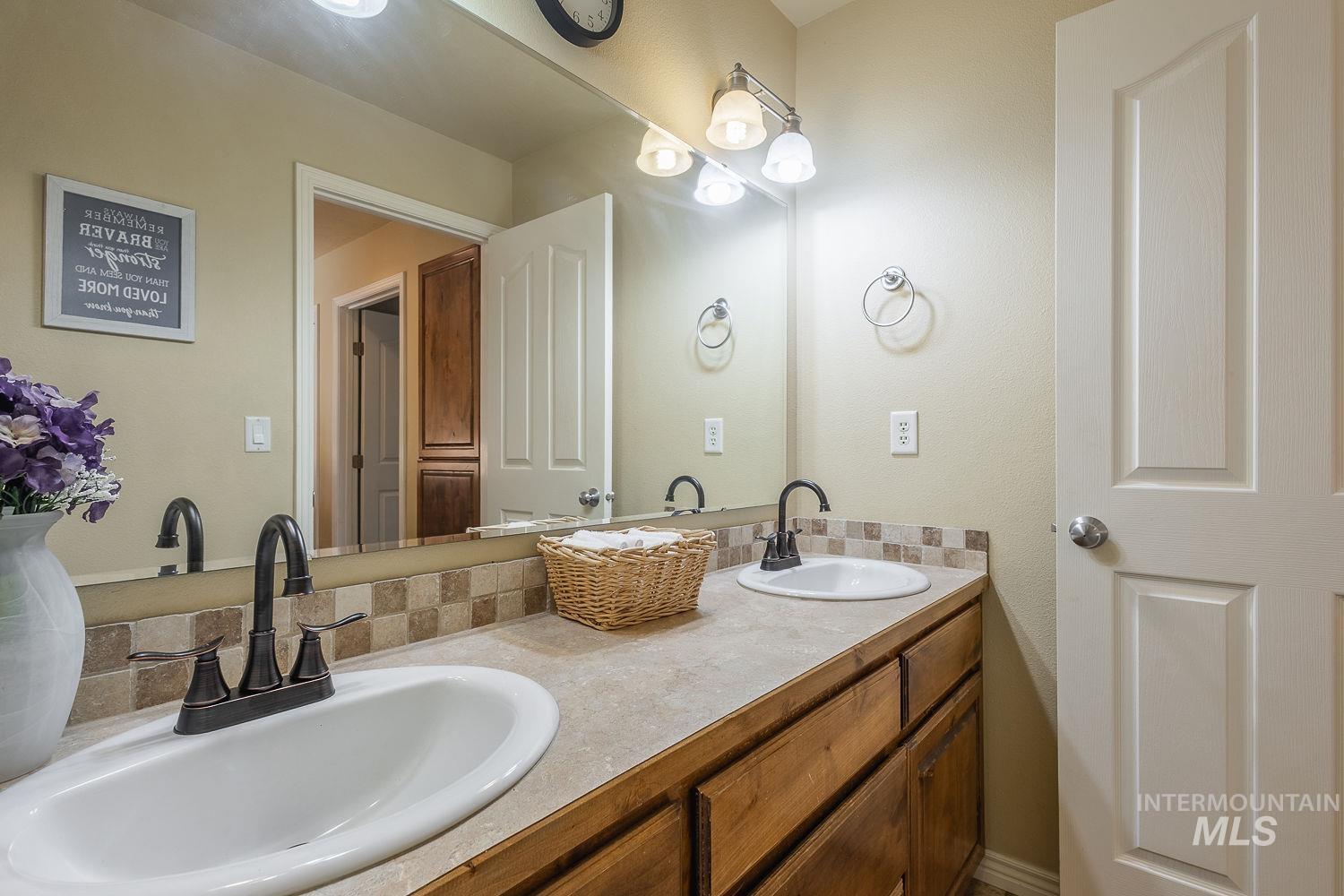 8080 S Legolas Property Photo 30