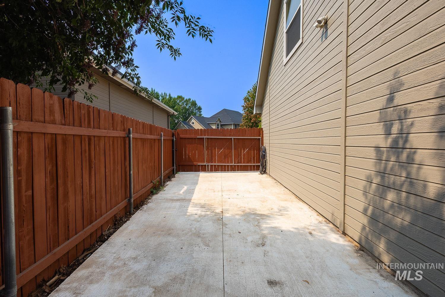 8080 S Legolas Property Photo 43