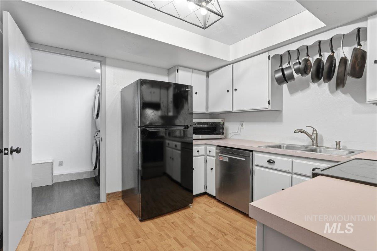 2012 Cherry St Property Photo 8