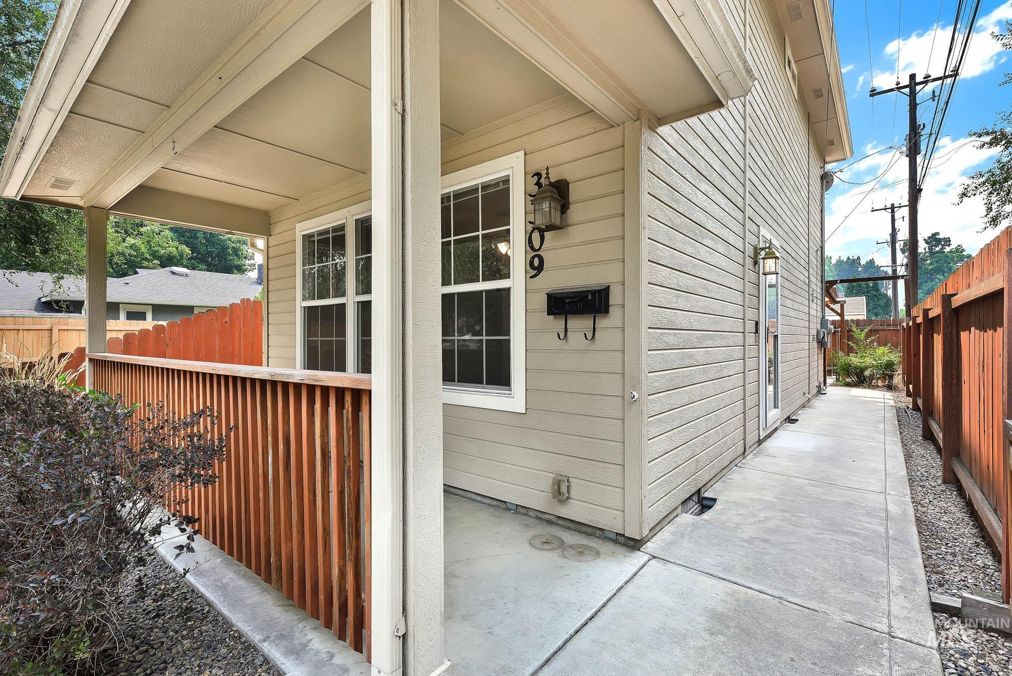 3309 W Palouse St. Property Photo 3