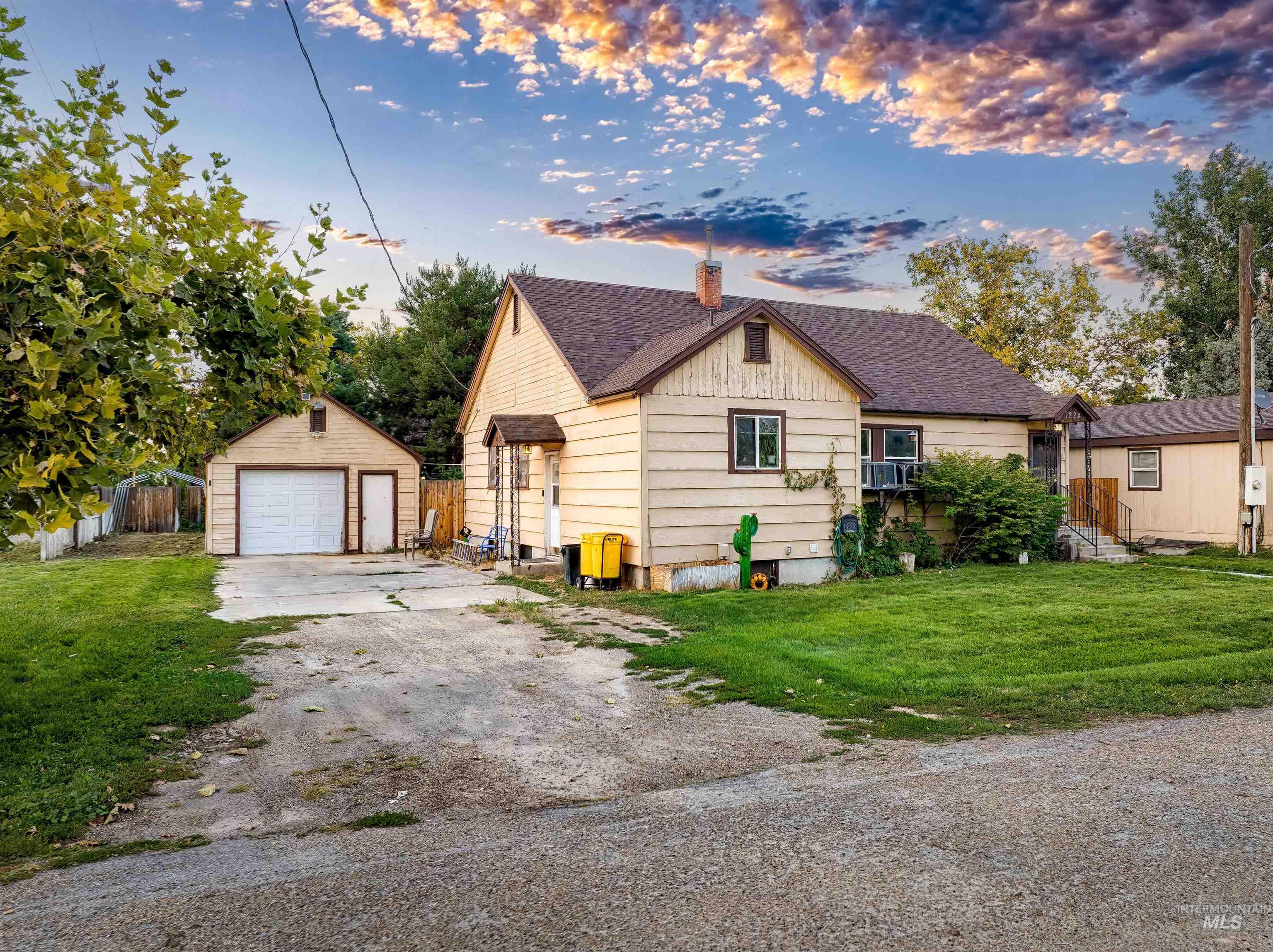 1218 N Hartman Property Photo 4