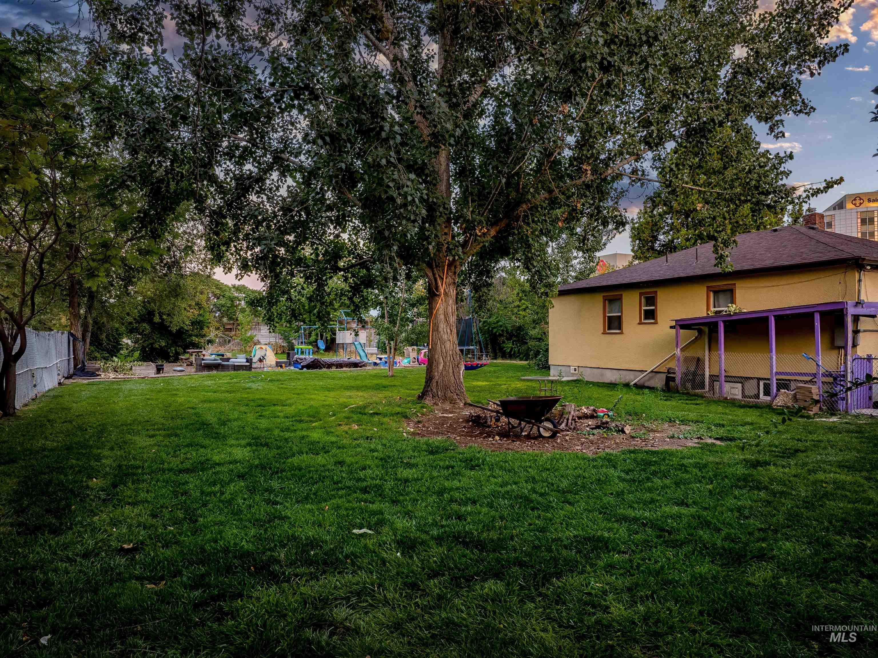 1218 N Hartman Property Photo 9
