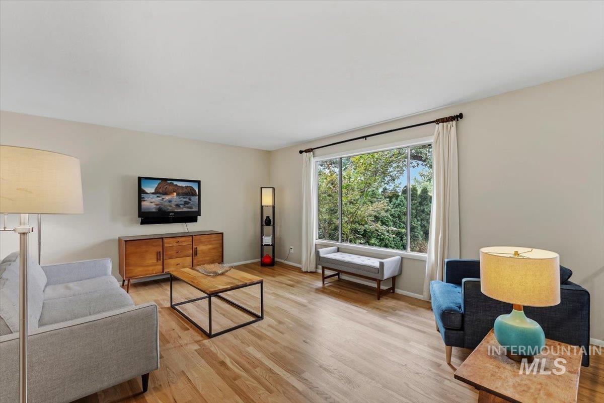2837 N Redway Road Property Photo 4