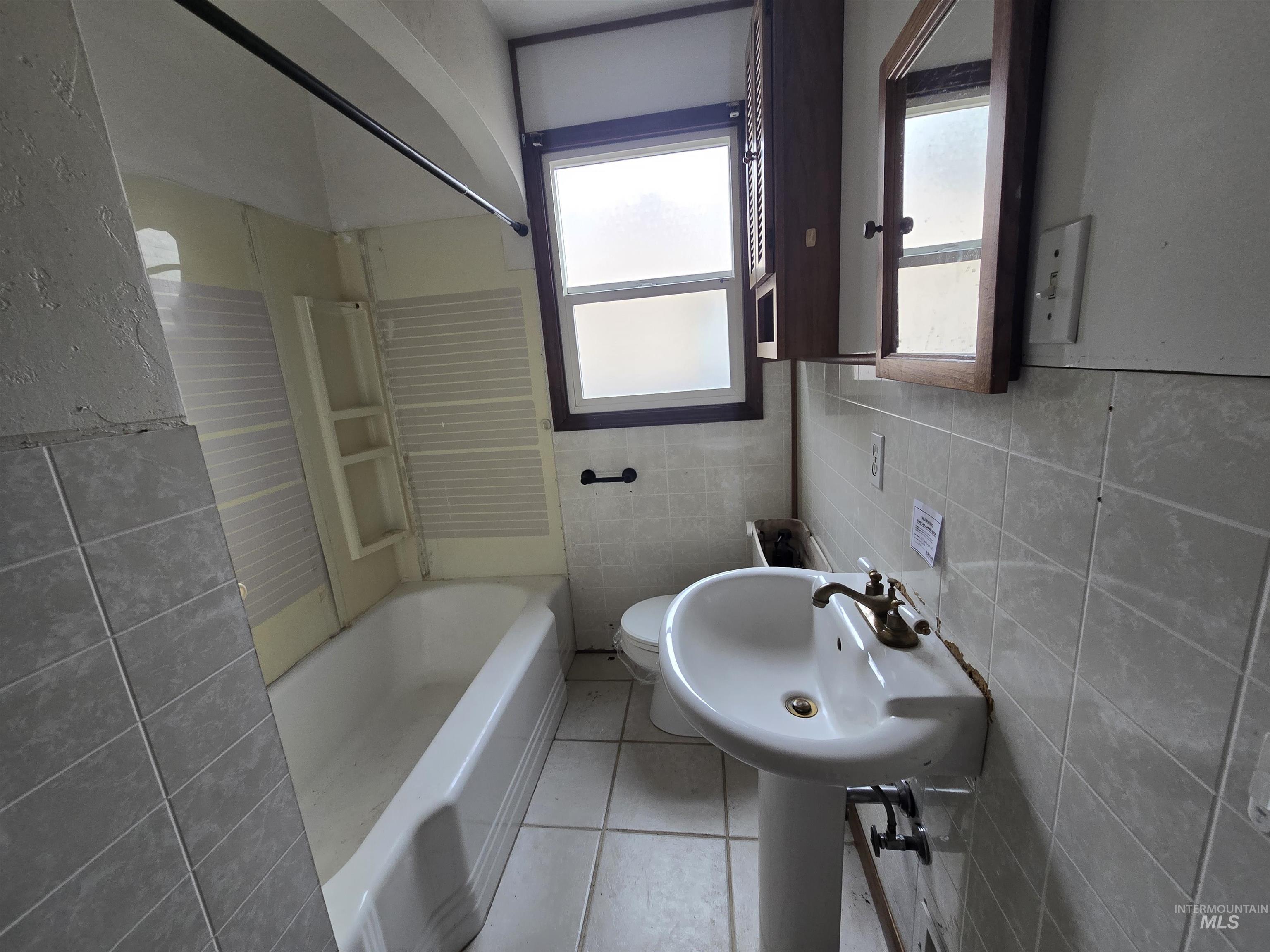 1110 Washington St Property Photo 10
