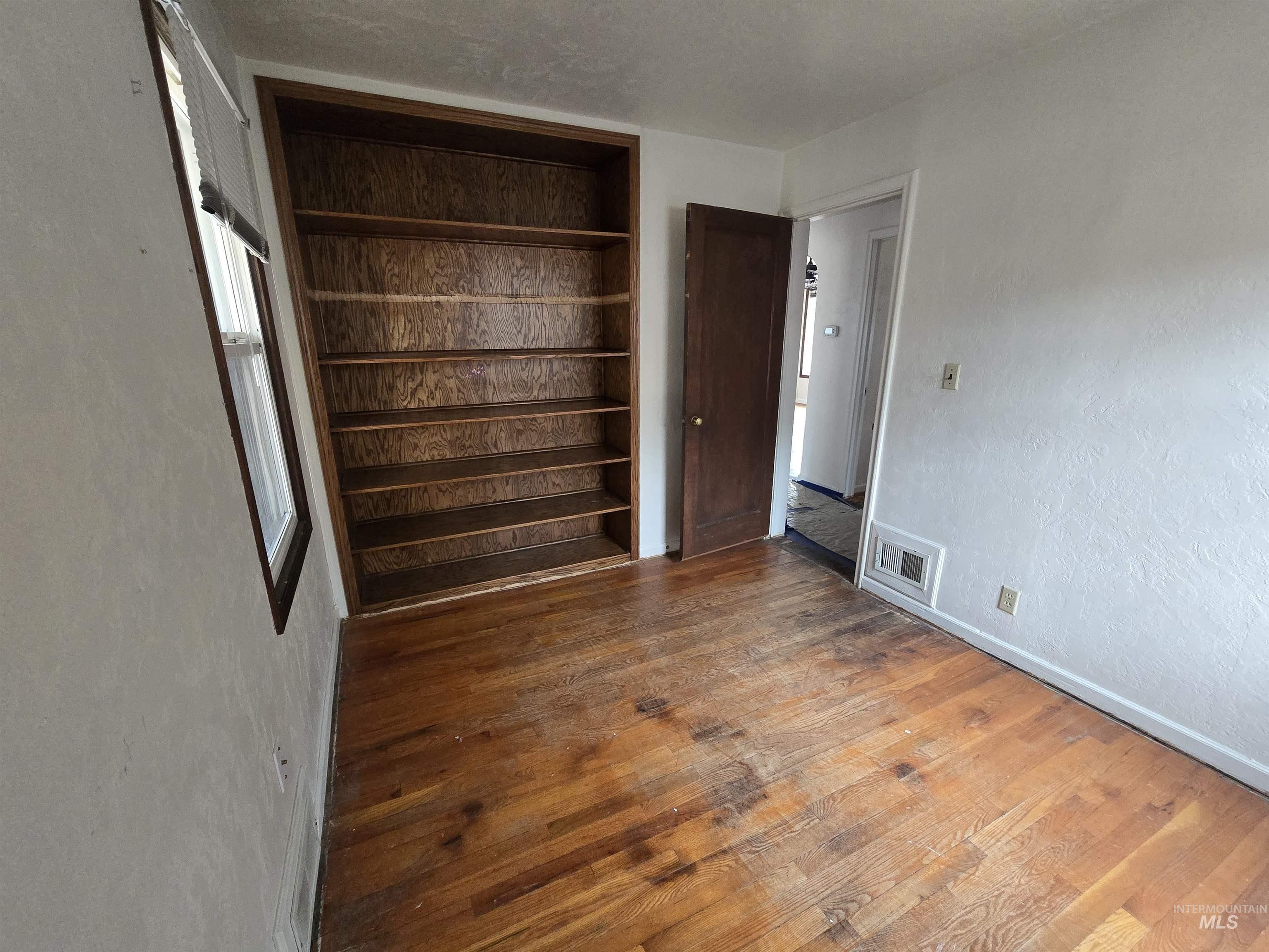 1110 Washington St Property Photo 12