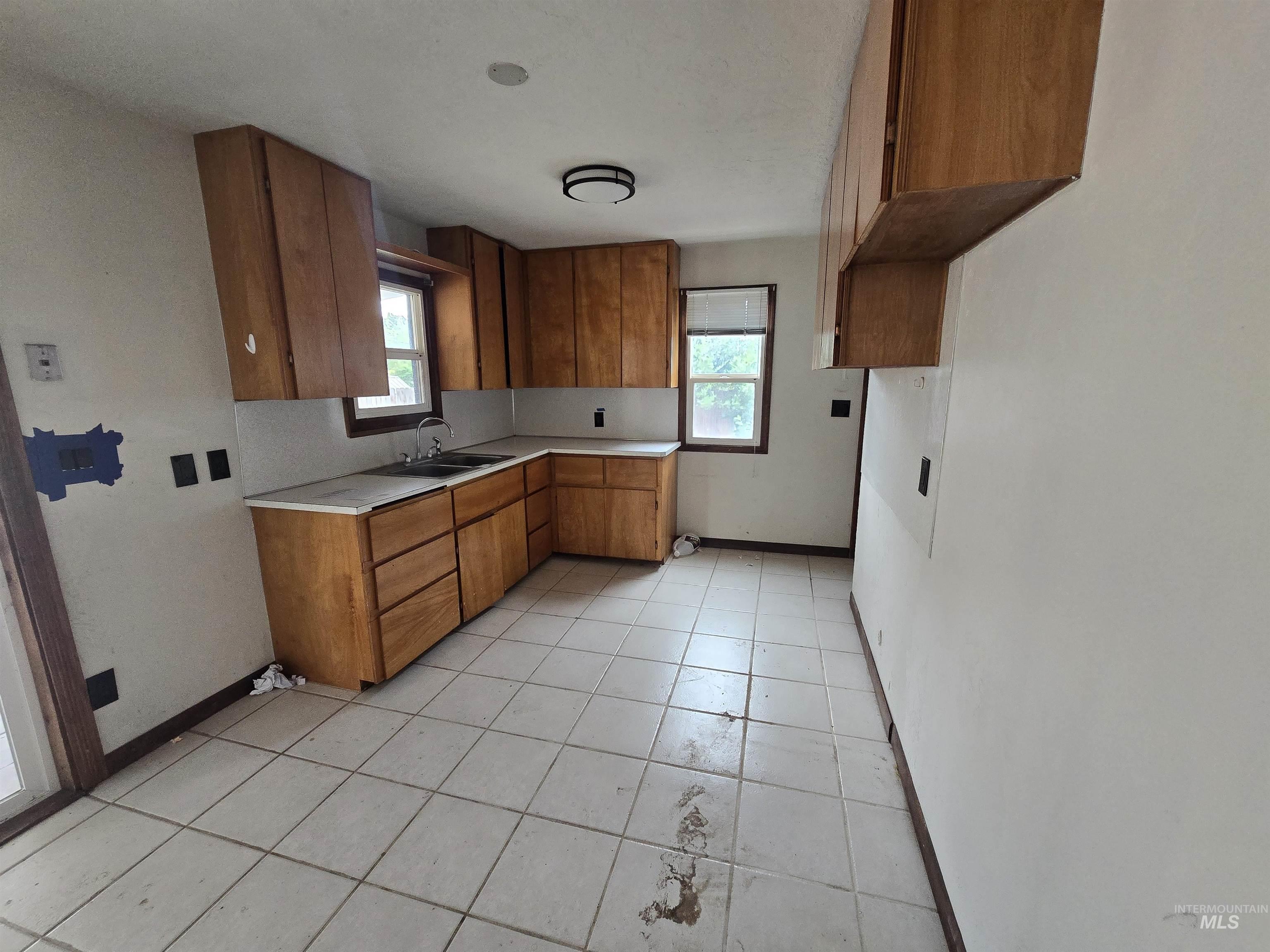 1110 Washington St Property Photo 13