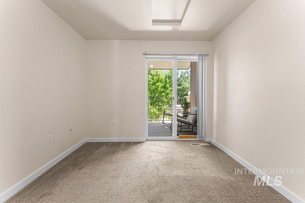1411 W Grand Ave Property Photo 18