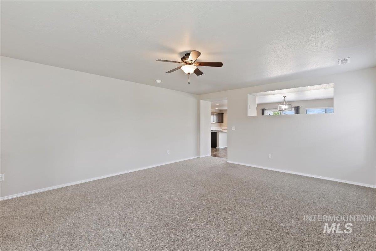 15584 Teita Way Property Photo 7
