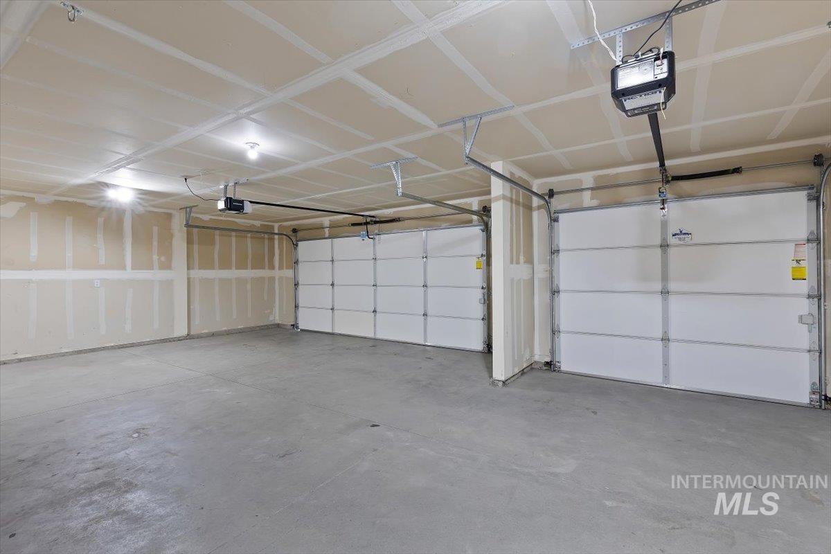 15584 Teita Way Property Photo 32