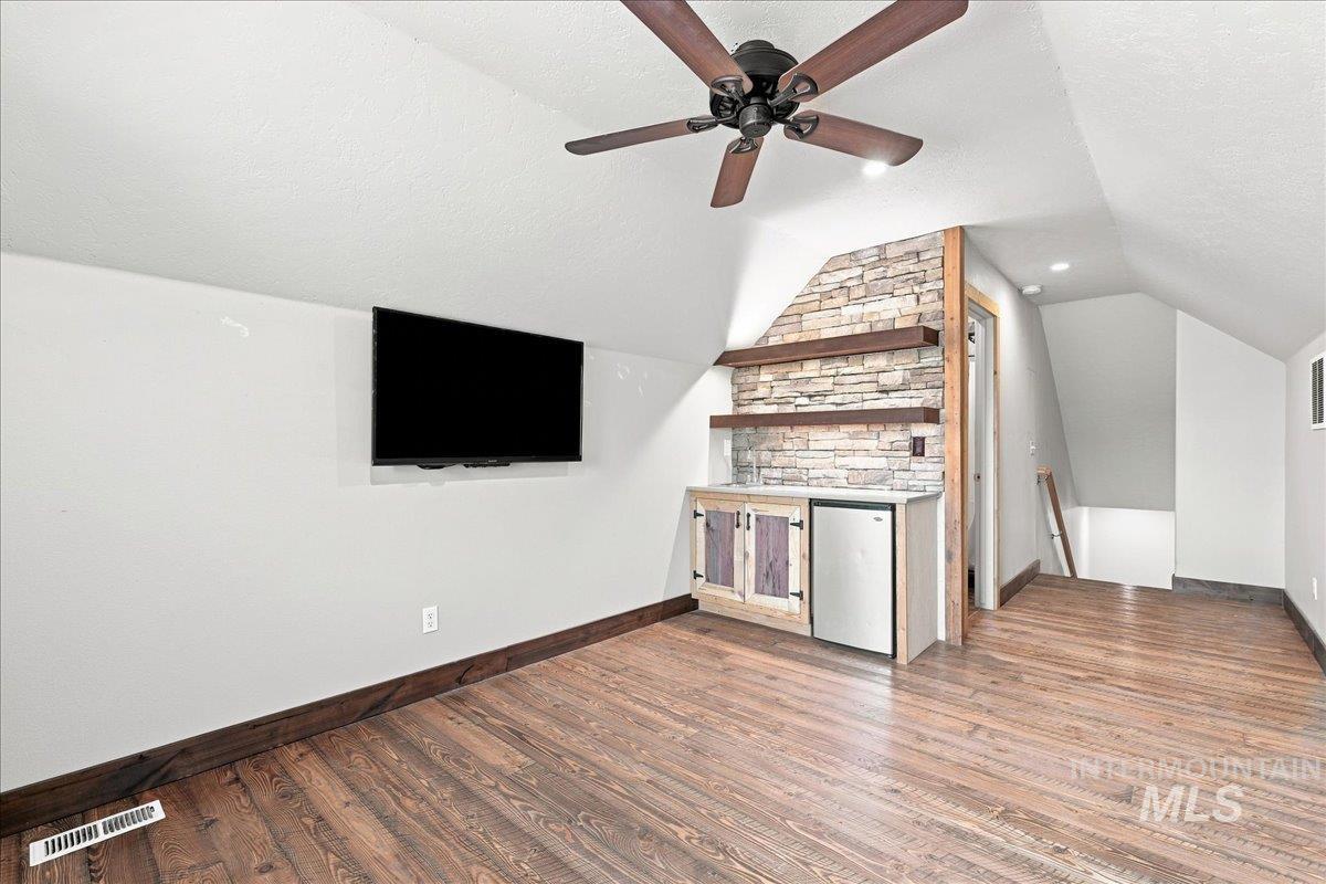 2127 N Maroon Ave Property Photo 18