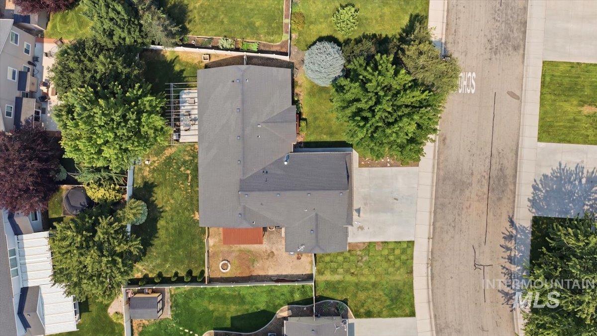 2127 N Maroon Ave Property Photo 25