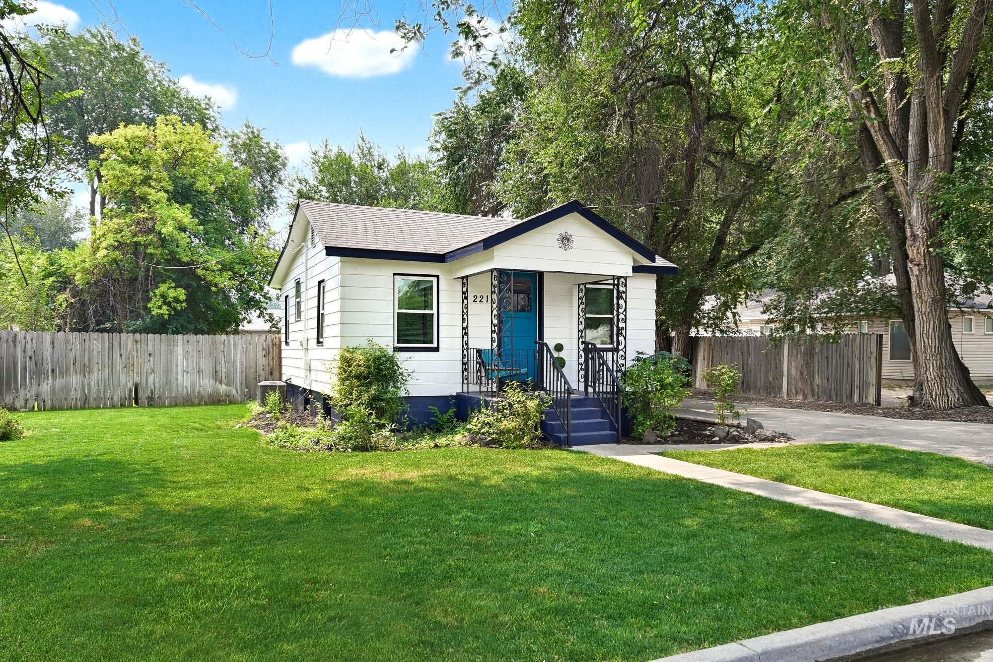 221 Hudson Avenue Property Photo 3