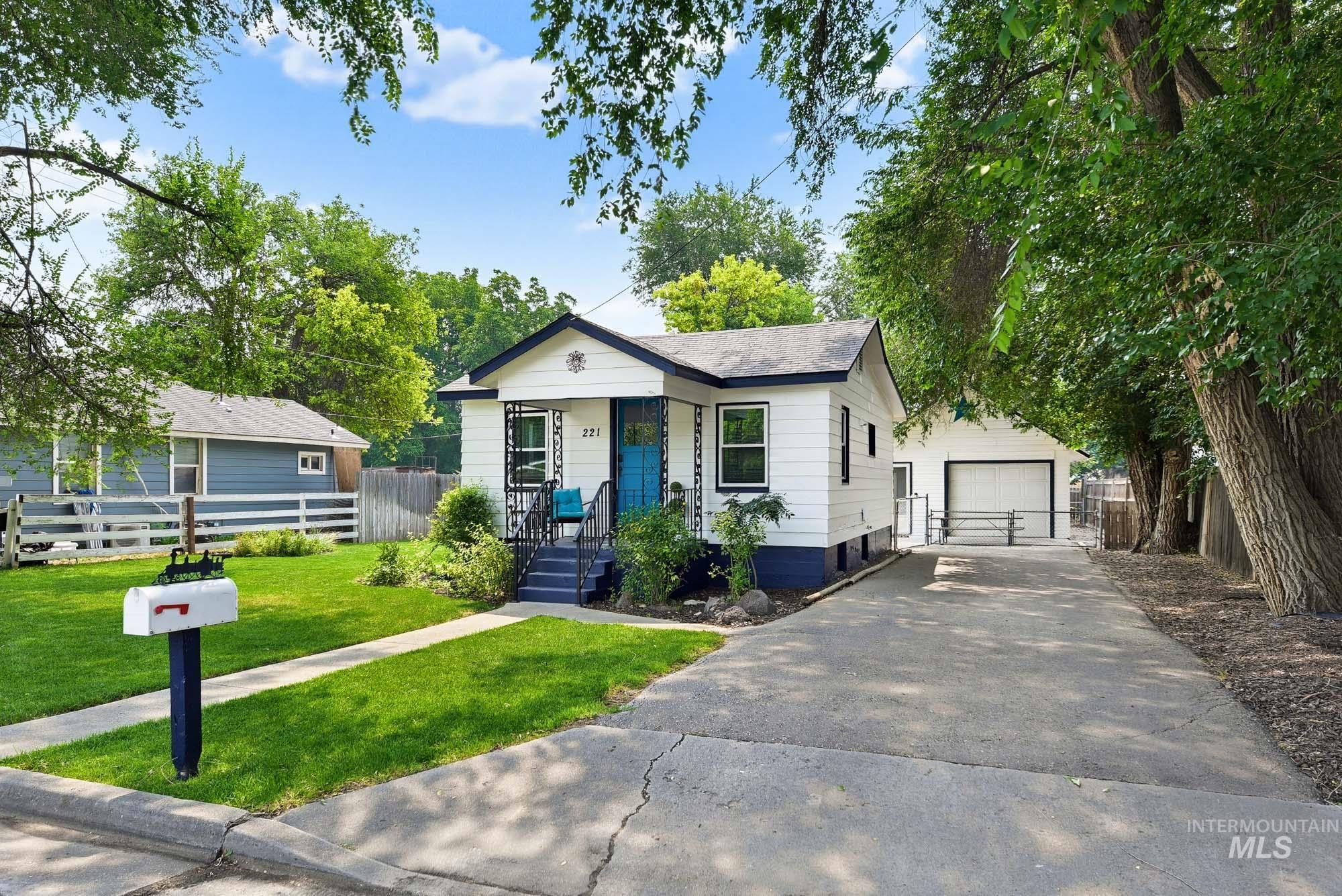 221 Hudson Avenue Property Photo 4