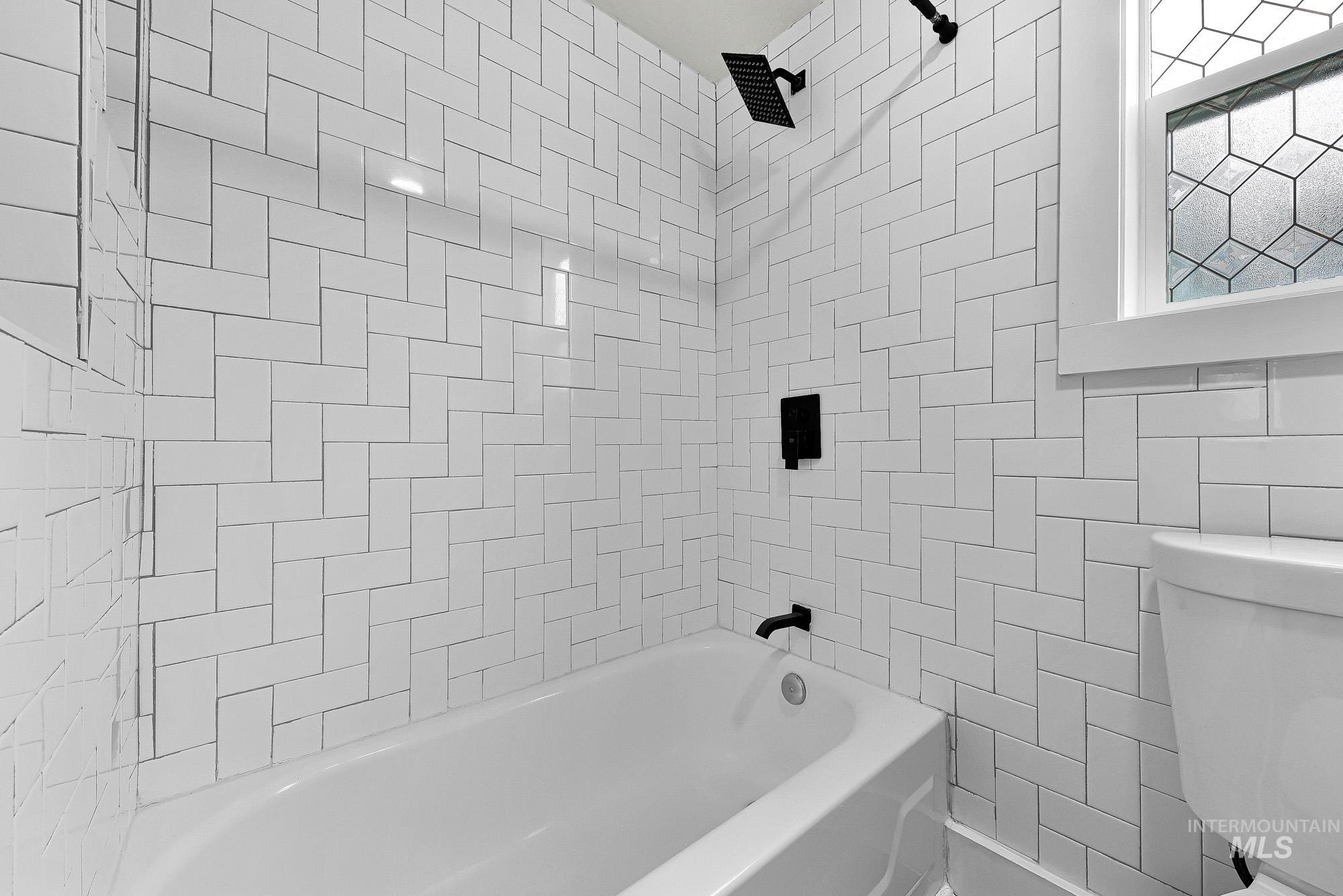 221 Hudson Avenue Property Photo 13