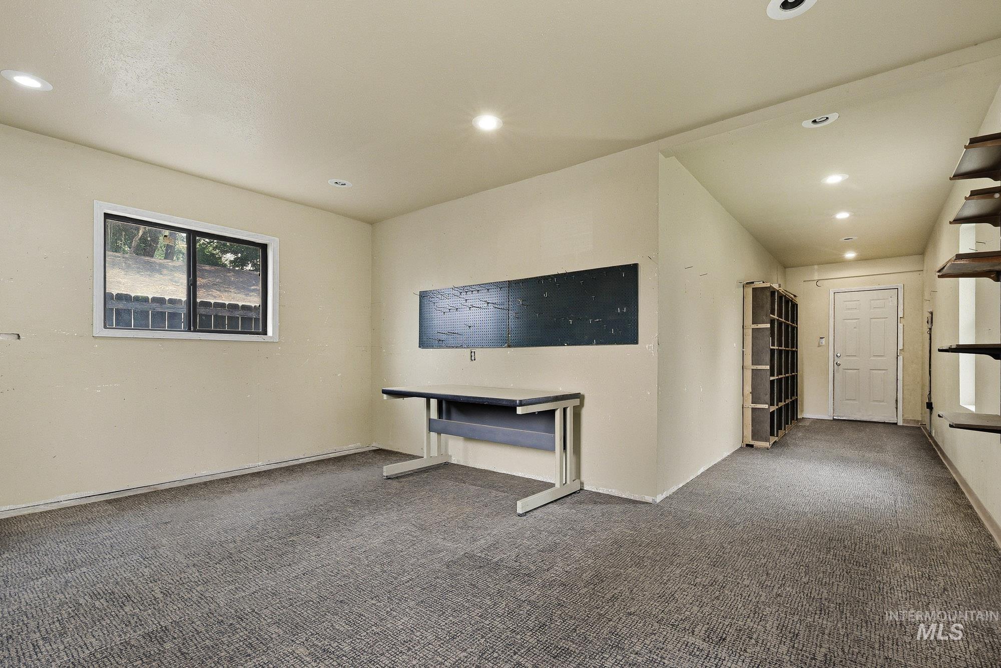 221 Hudson Avenue Property Photo 28