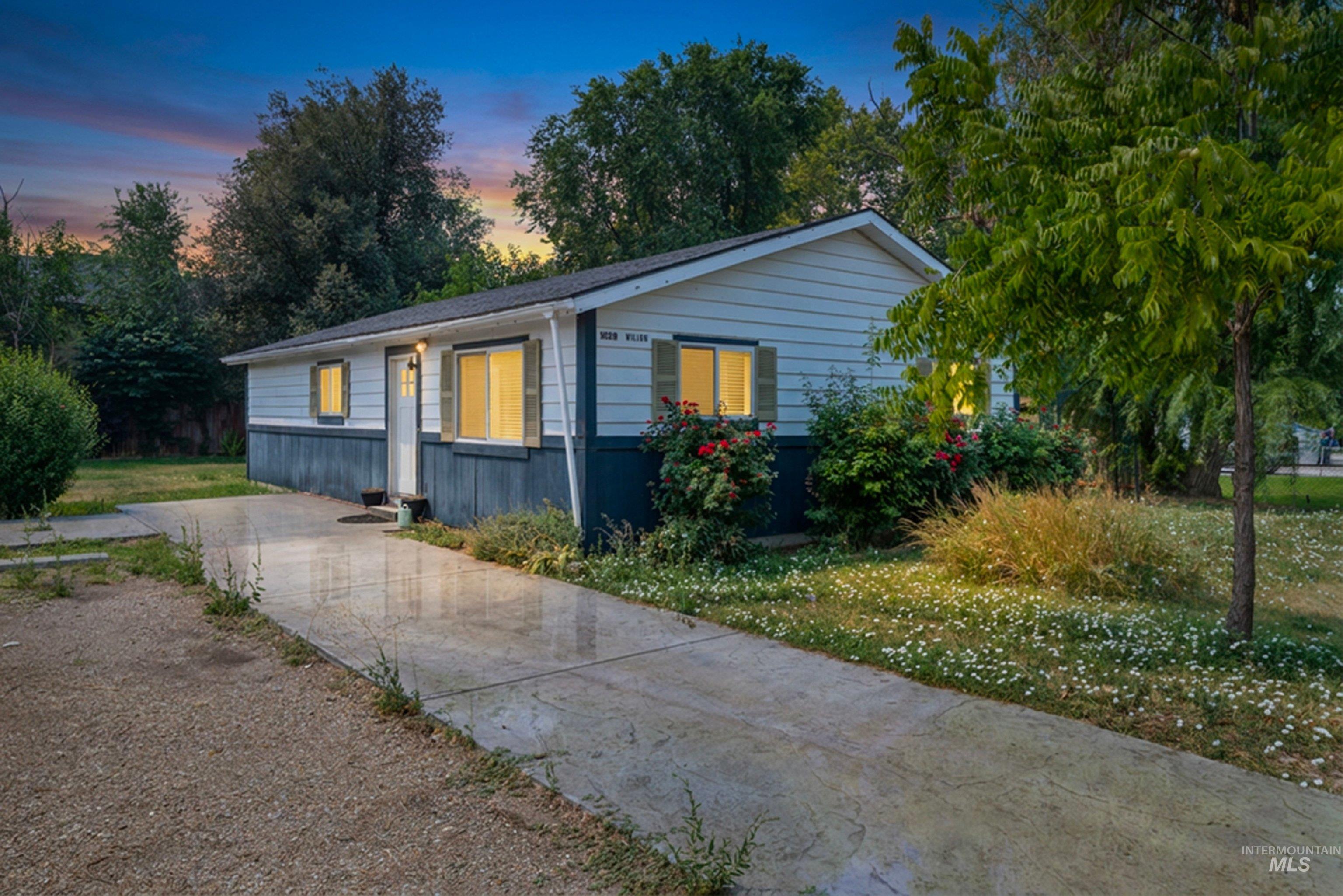 1029 W. Willow Ave. Property Photo 1
