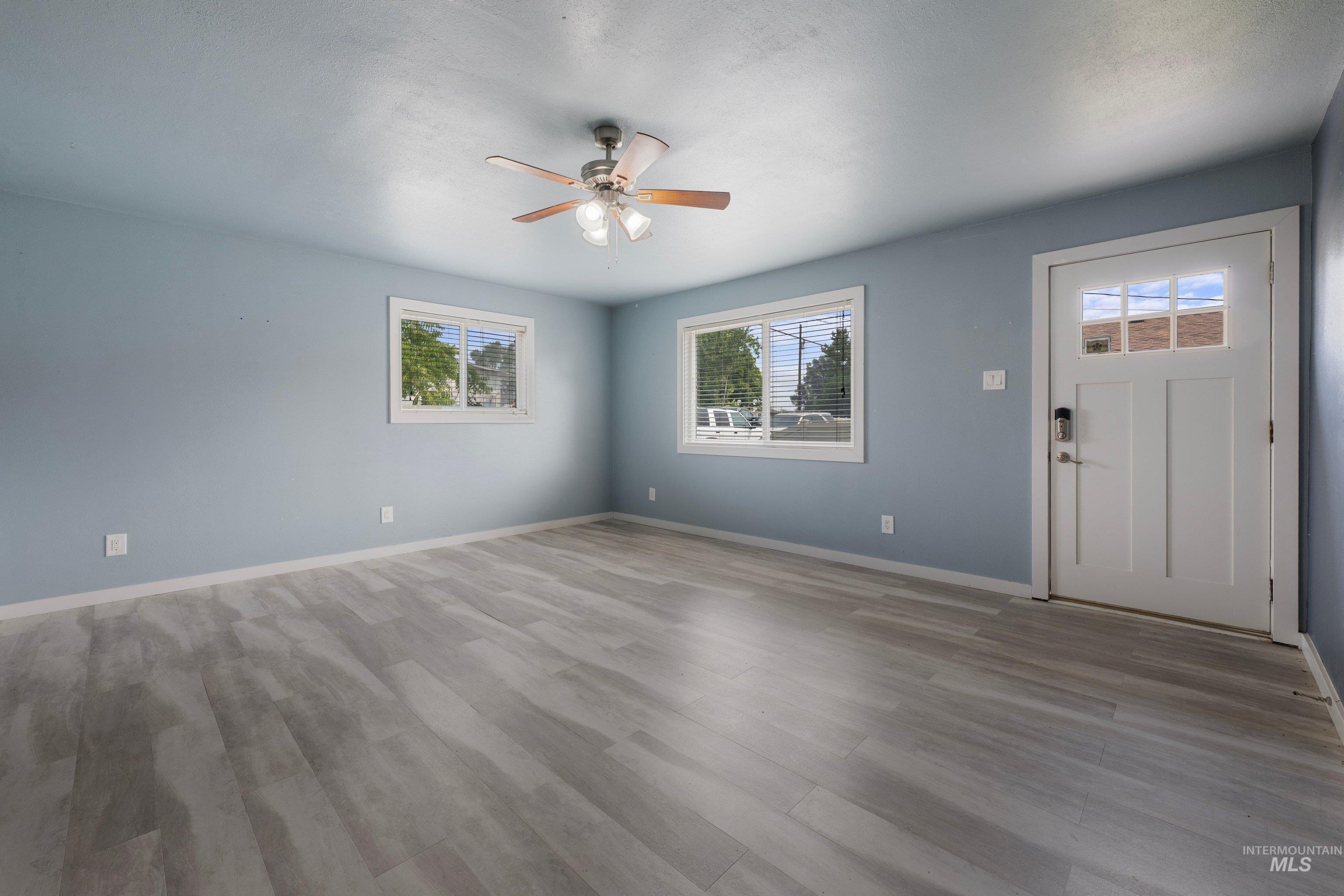 1029 W. Willow Ave. Property Photo 5