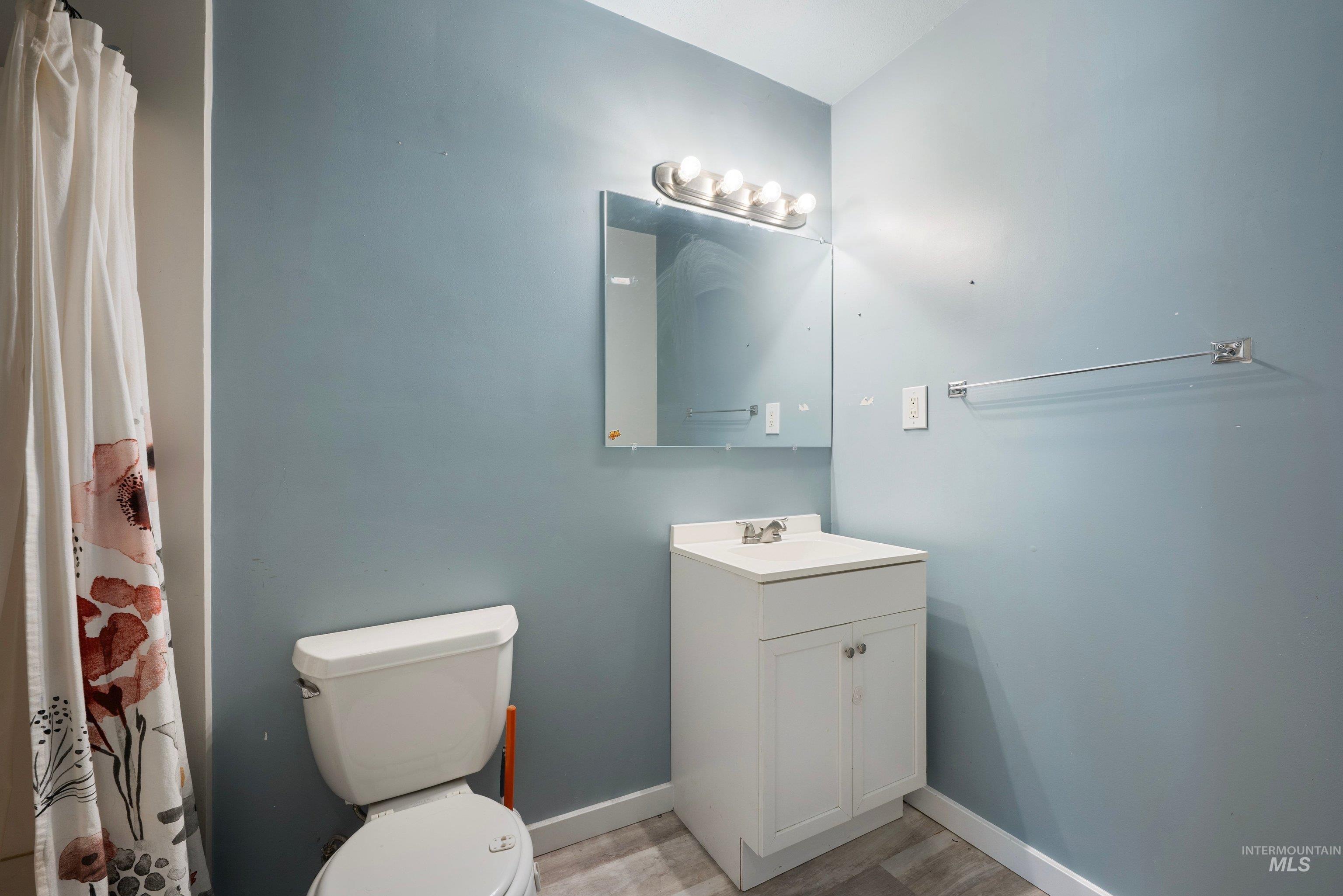 1029 W. Willow Ave. Property Photo 12