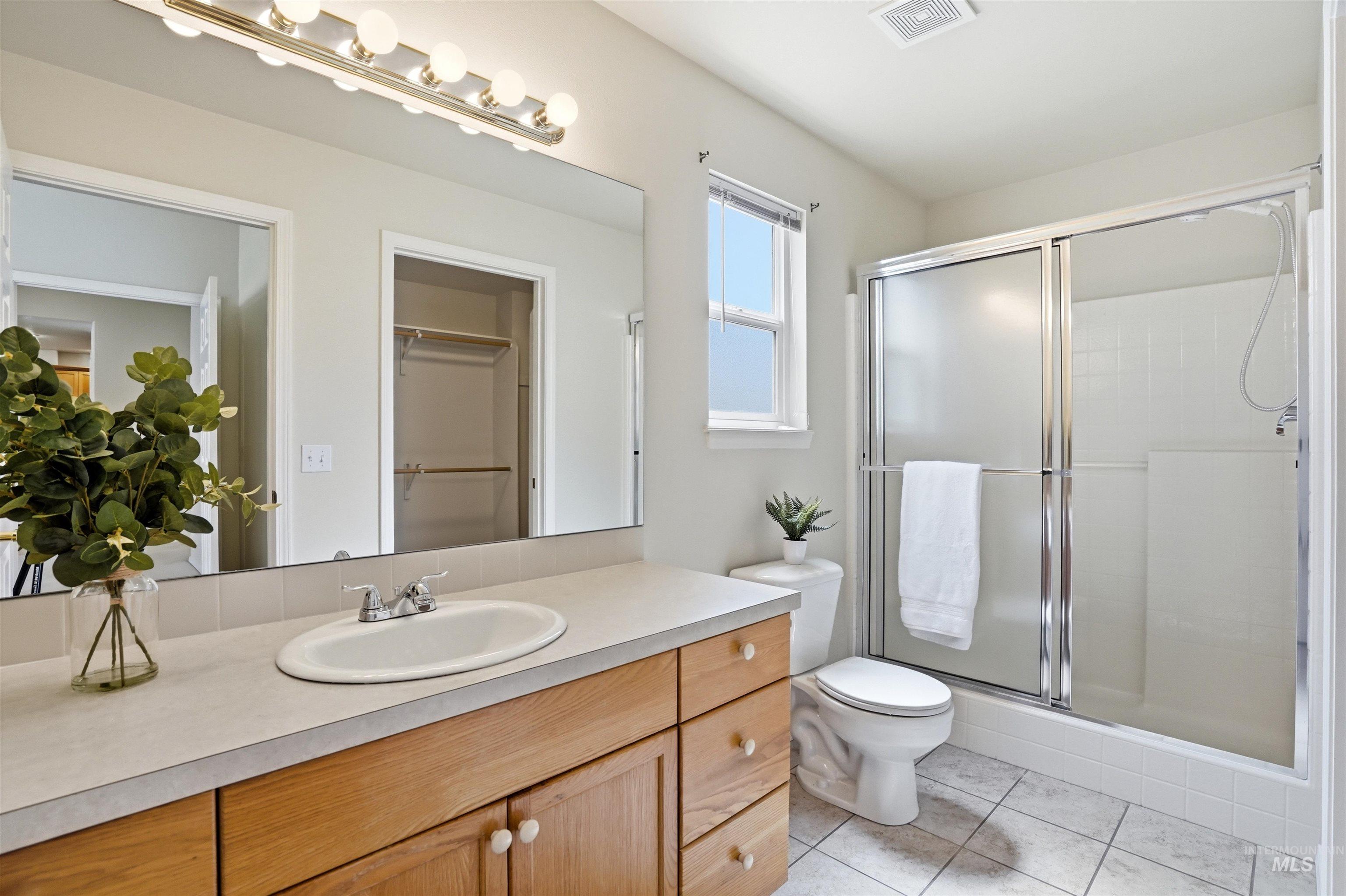 1884 N Buena Vista Ave. Property Photo 9