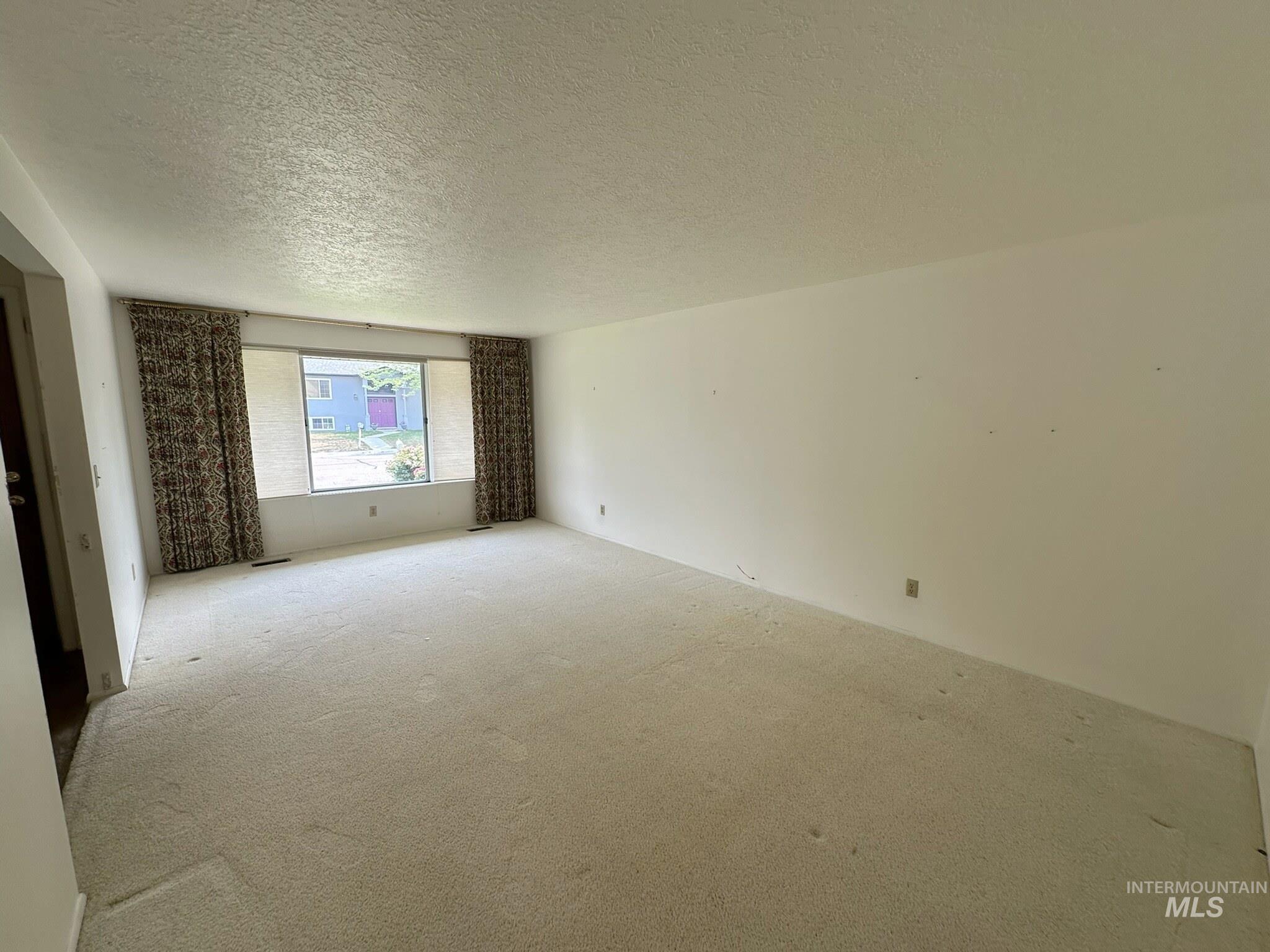 4821 N Parkwood Property Photo 7