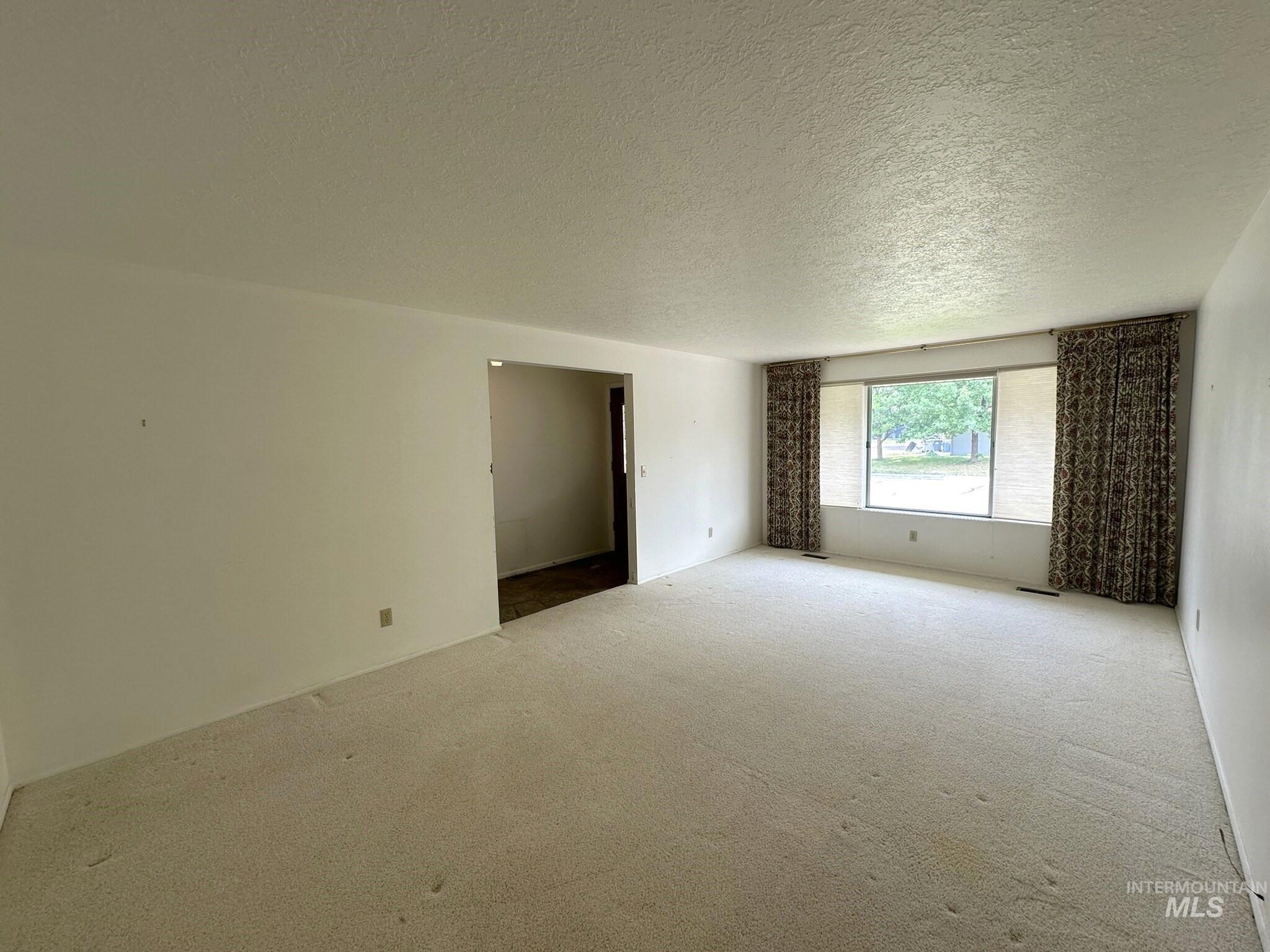 4821 N Parkwood Property Photo 8