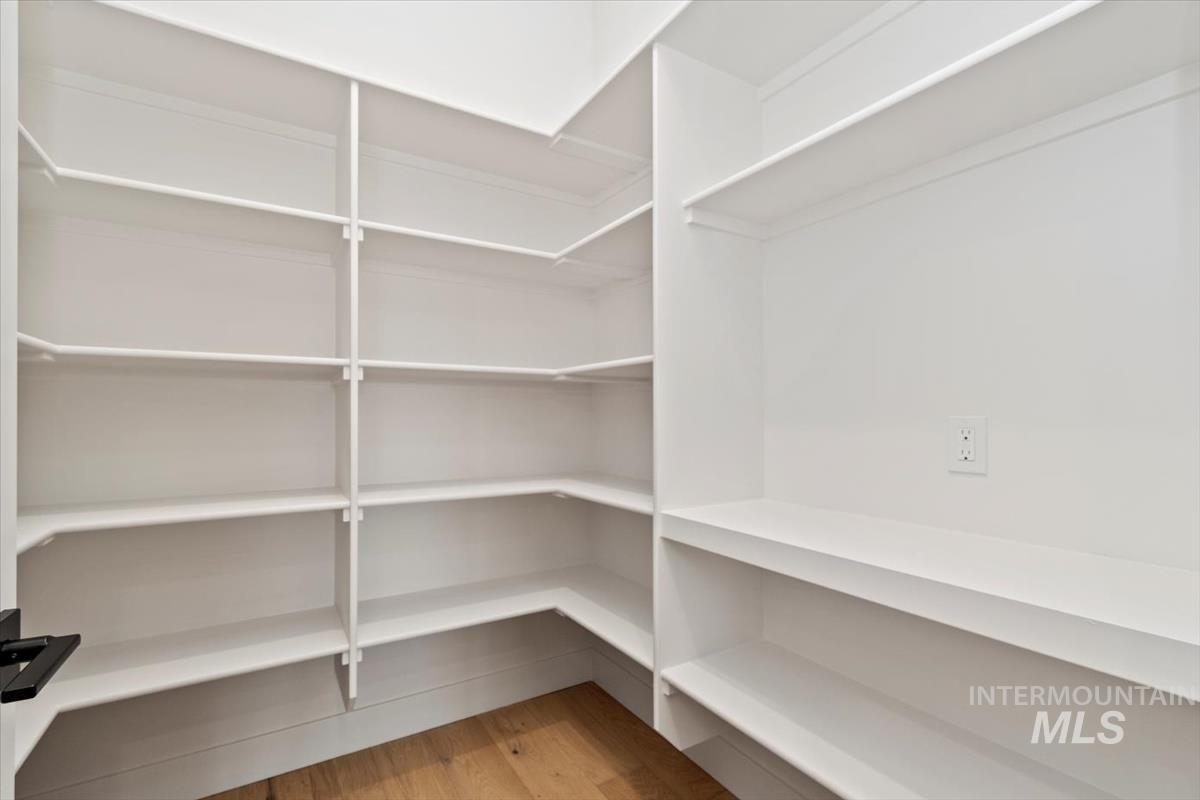 2090 N Ryde Ave. Property Photo 18