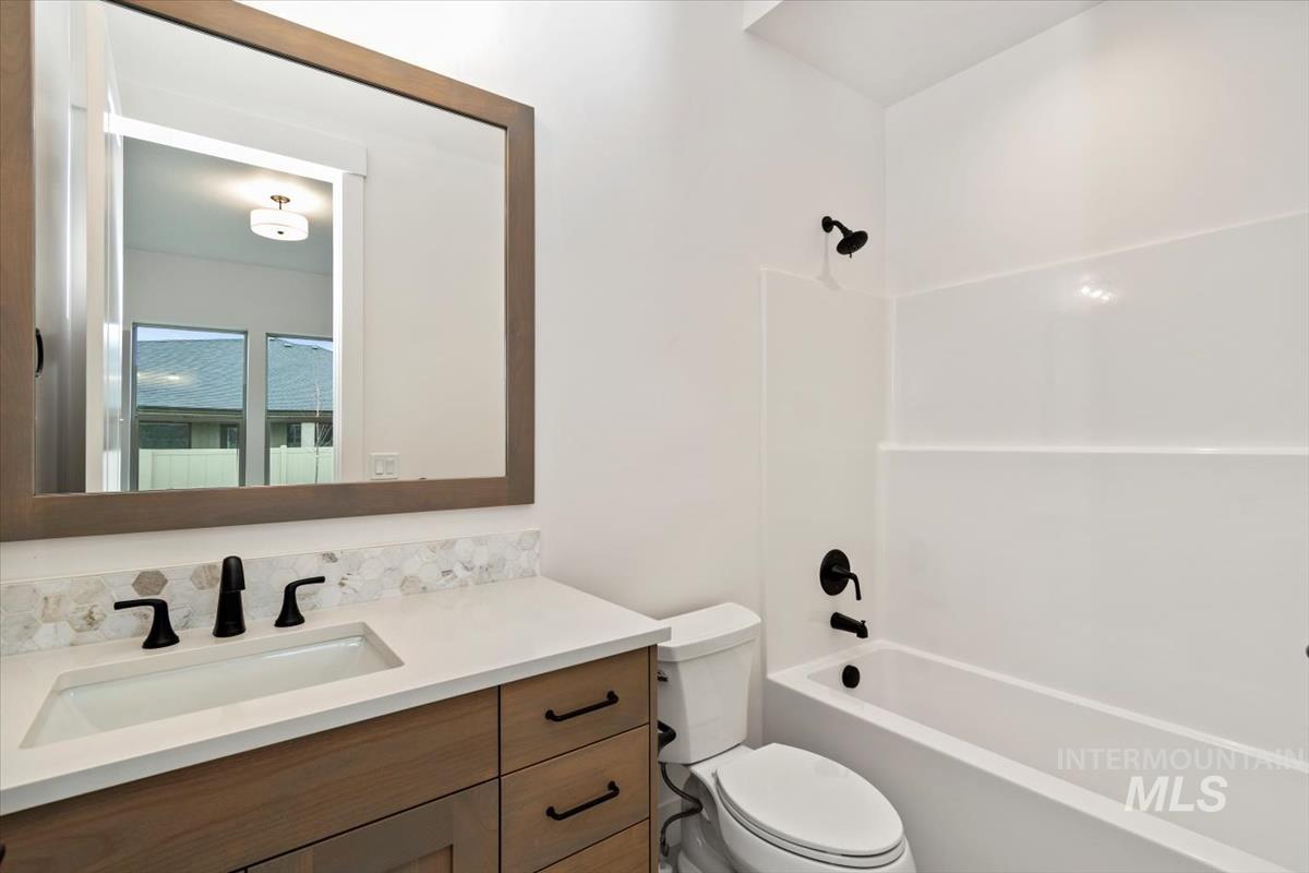 2090 N Ryde Ave. Property Photo 30
