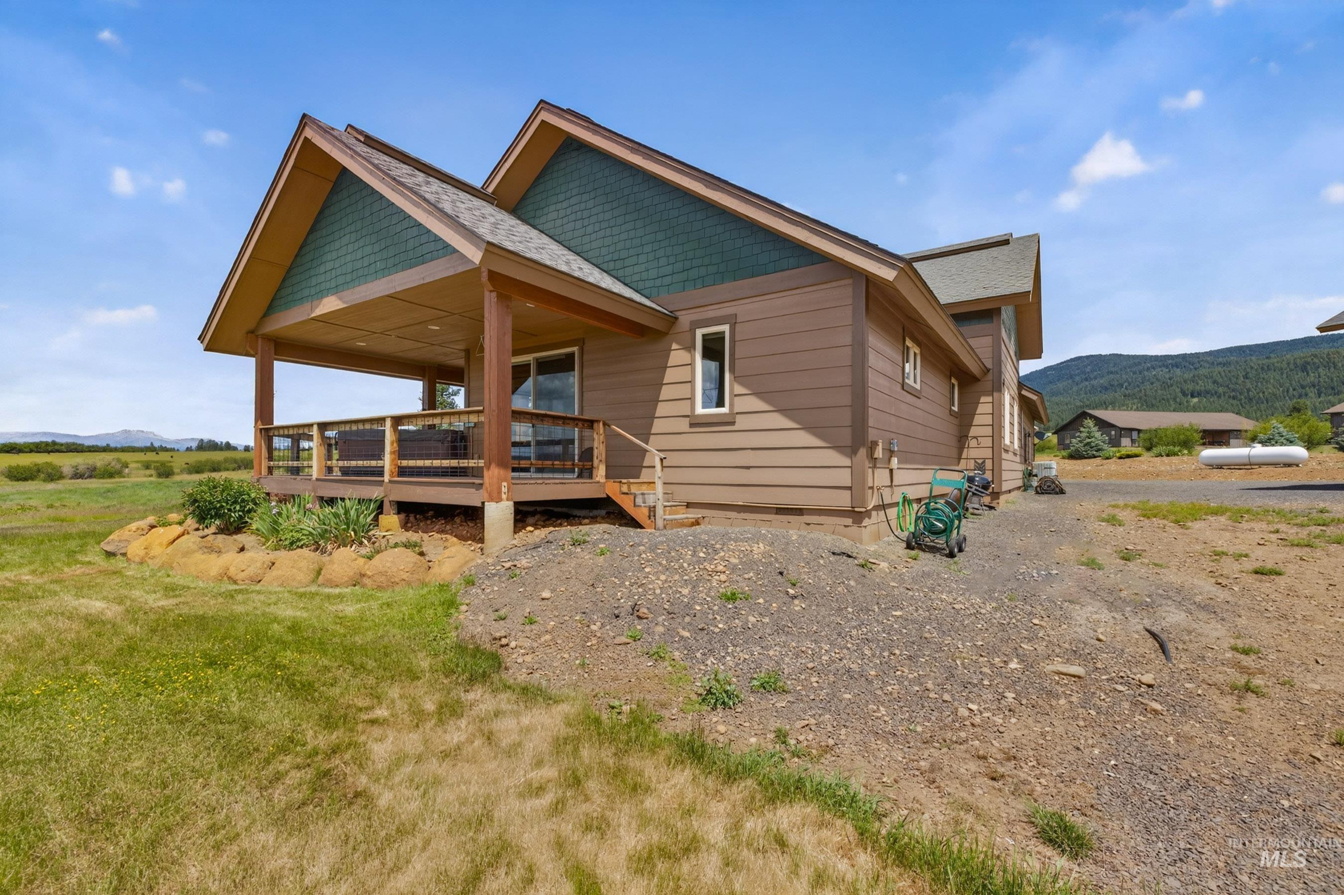 3202 Canyon Creek Way Property Photo 2
