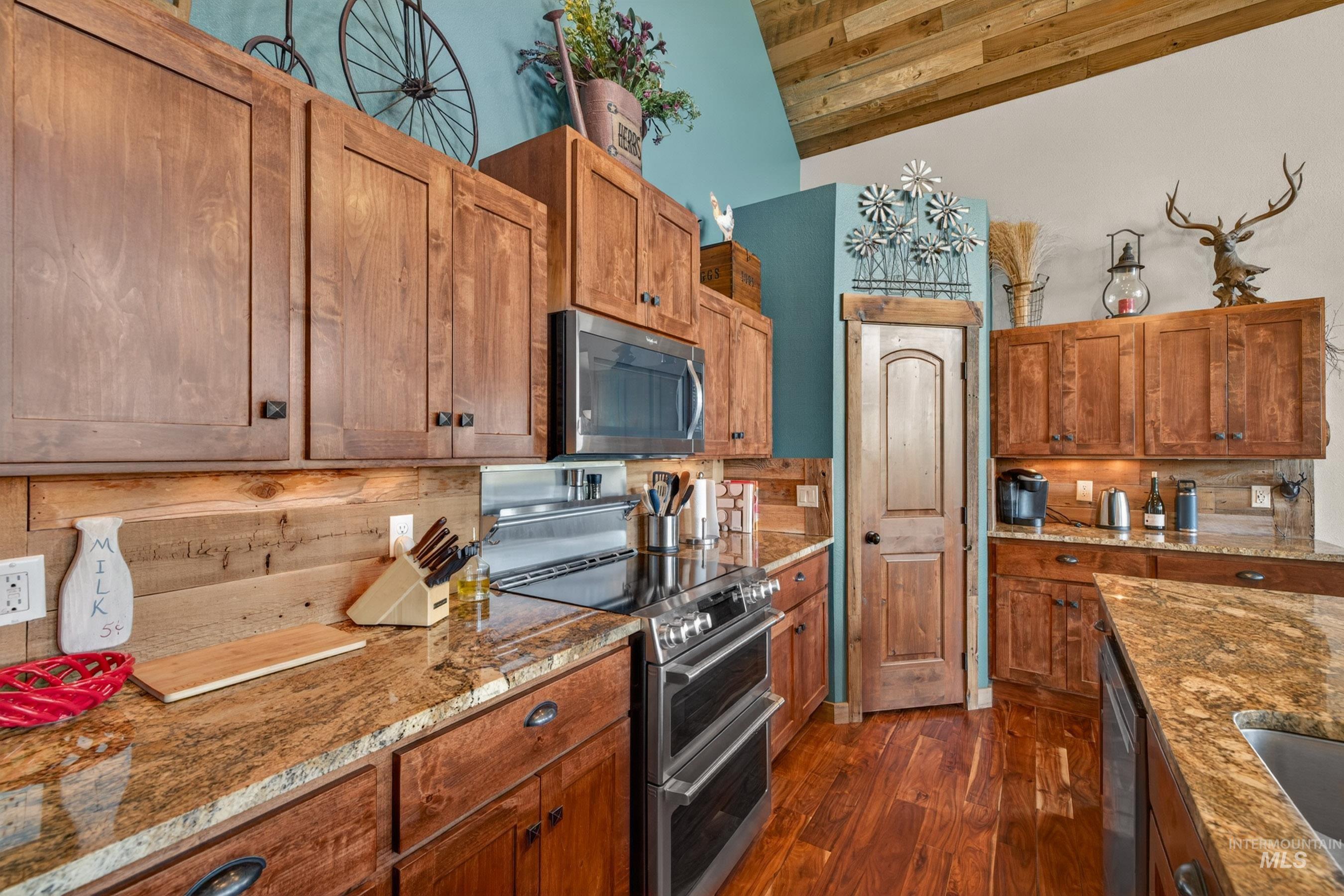 3202 Canyon Creek Way Property Photo 21