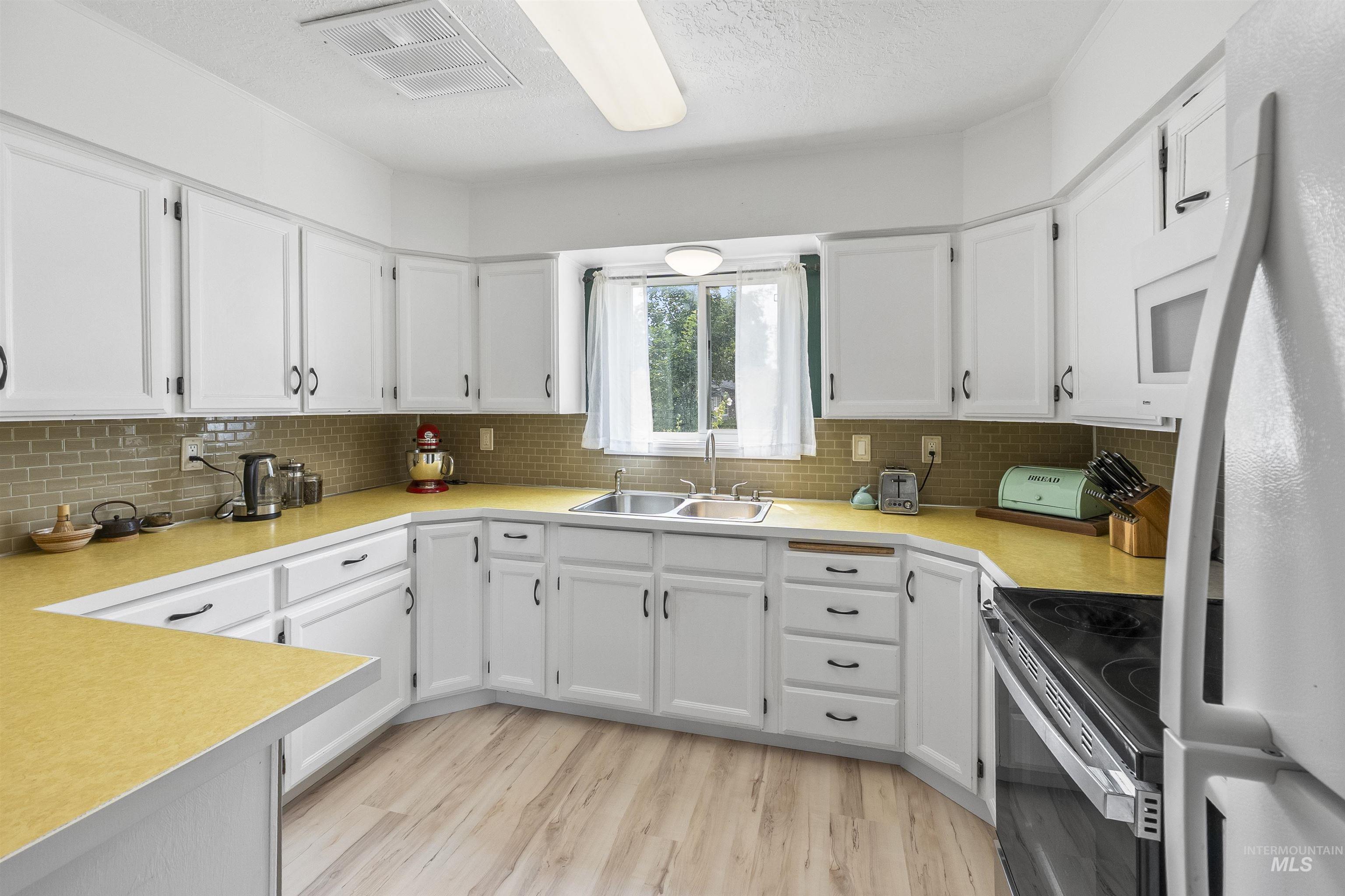 6308 W Butte Street Property Photo 6