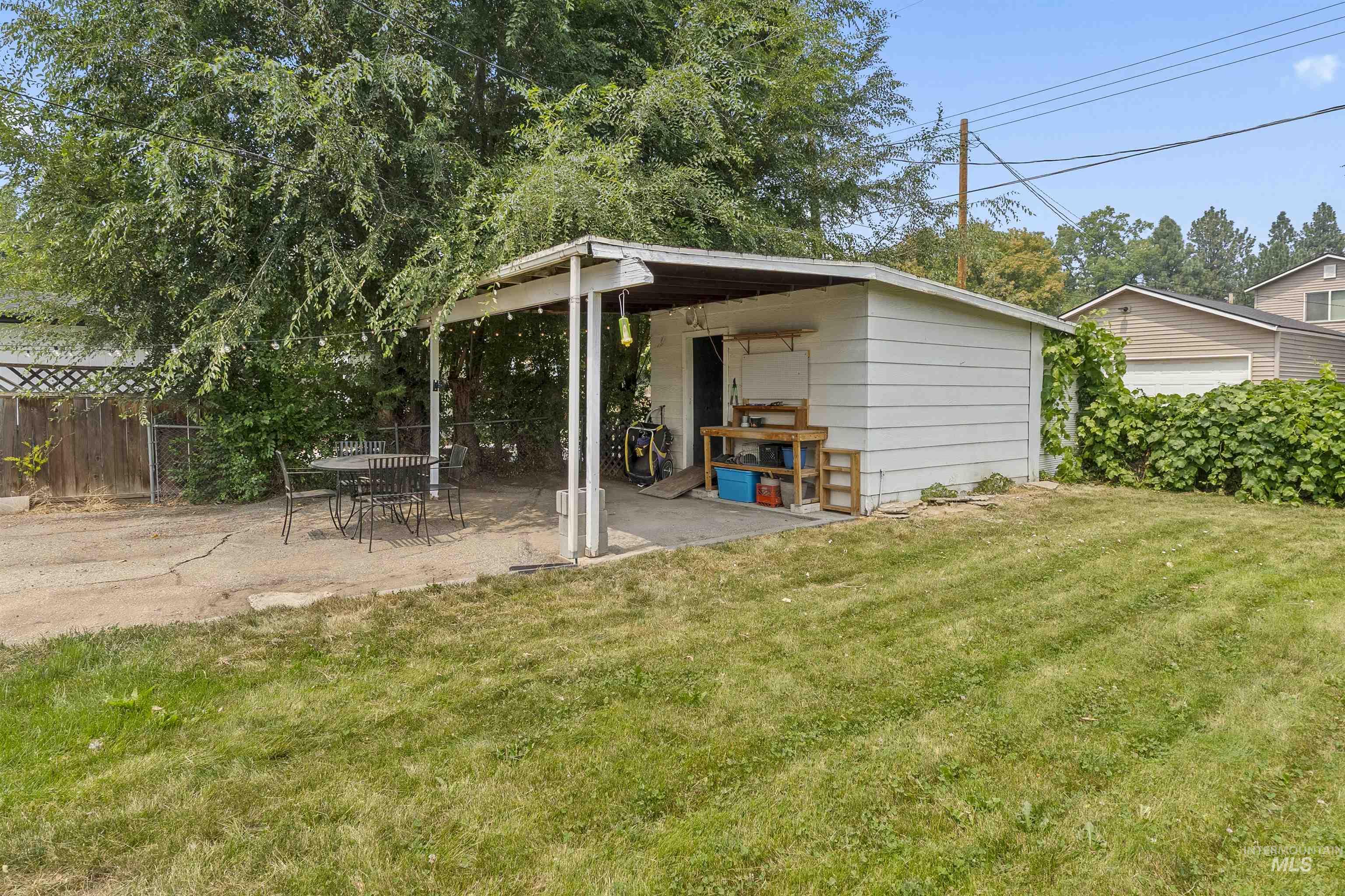6308 W Butte Street Property Photo 33