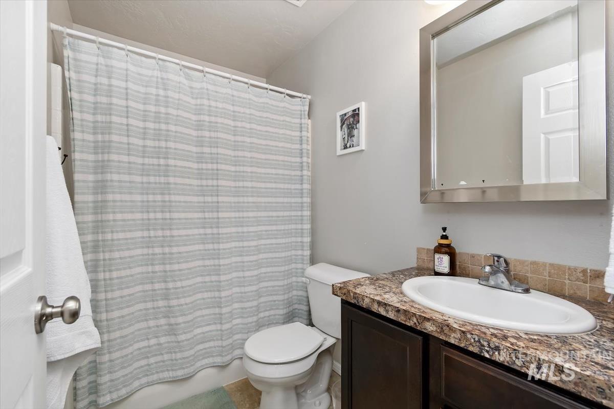 1746 E Deerhill Dr Property Photo 18