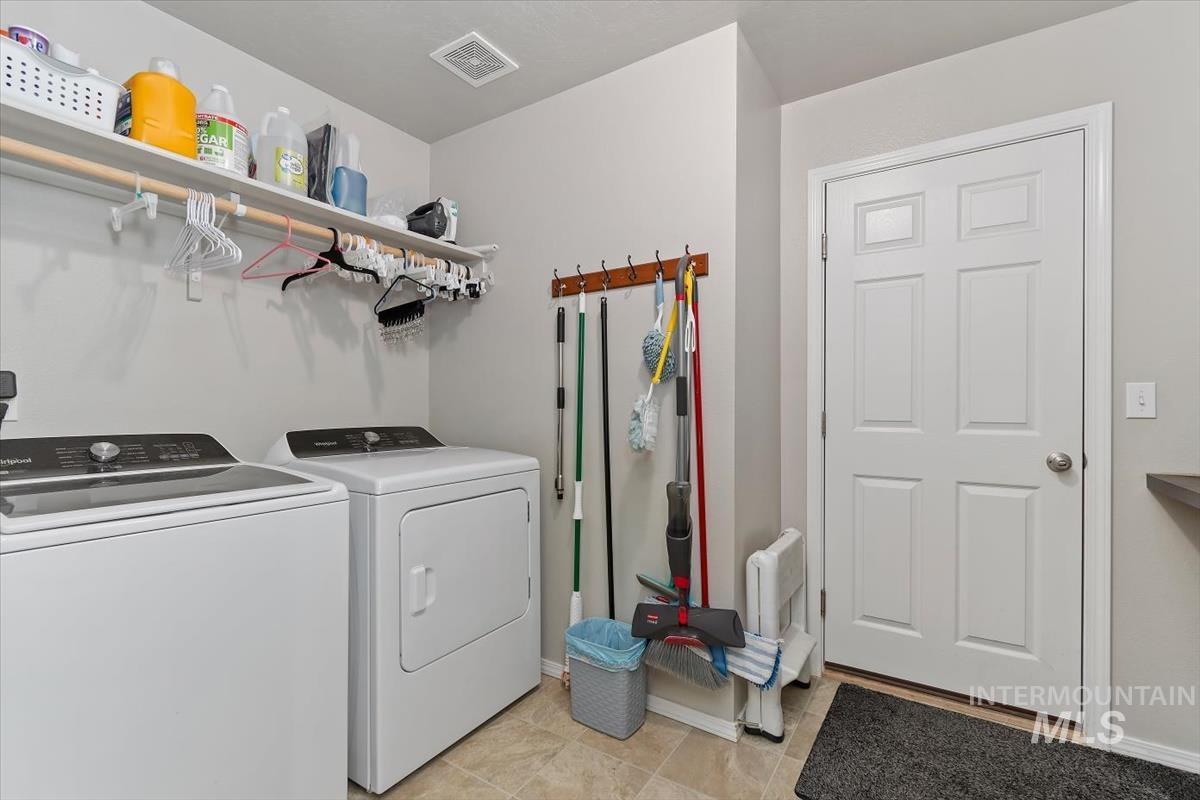1746 E Deerhill Dr Property Photo 19