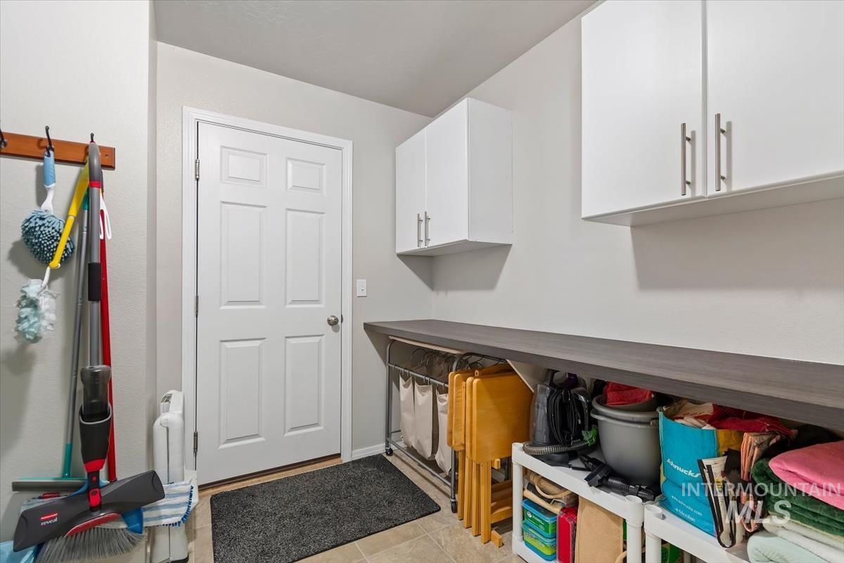 1746 E Deerhill Dr Property Photo 20