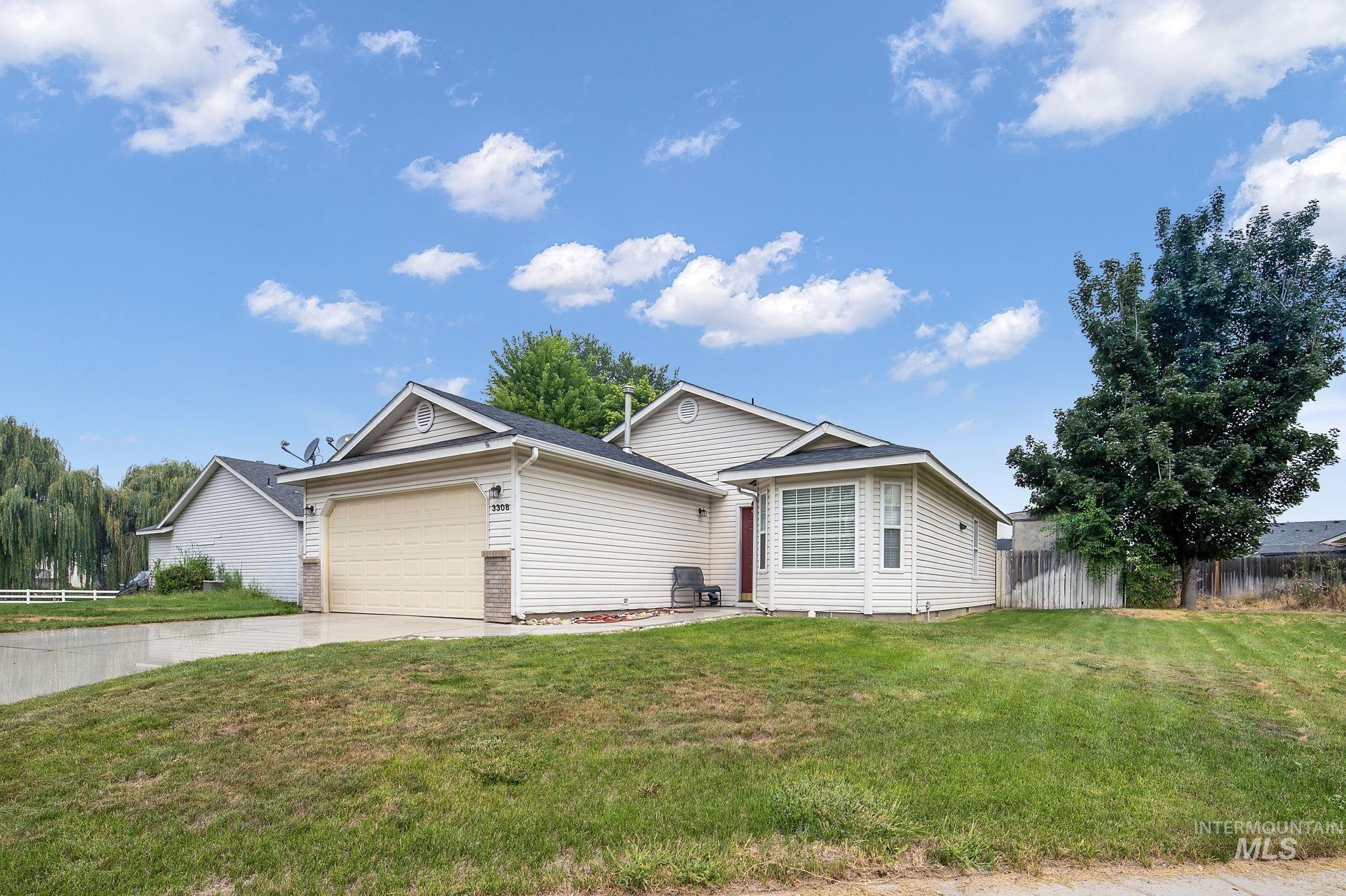 3308 Coachman Ct Property Photo 2