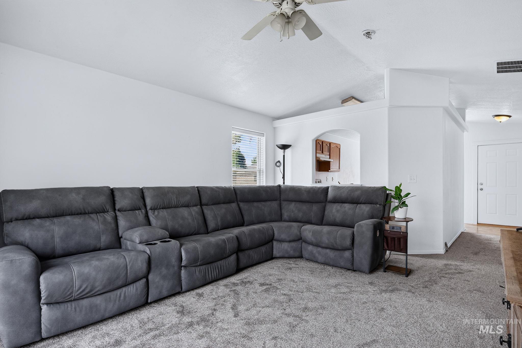 3308 Coachman Ct Property Photo 6