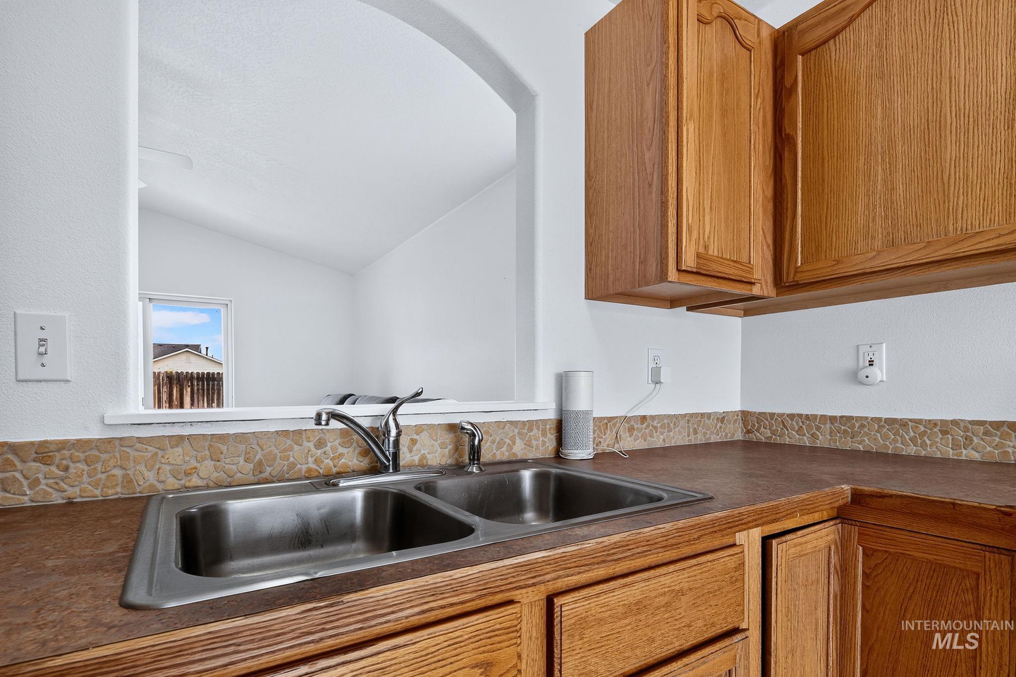 3308 Coachman Ct Property Photo 9