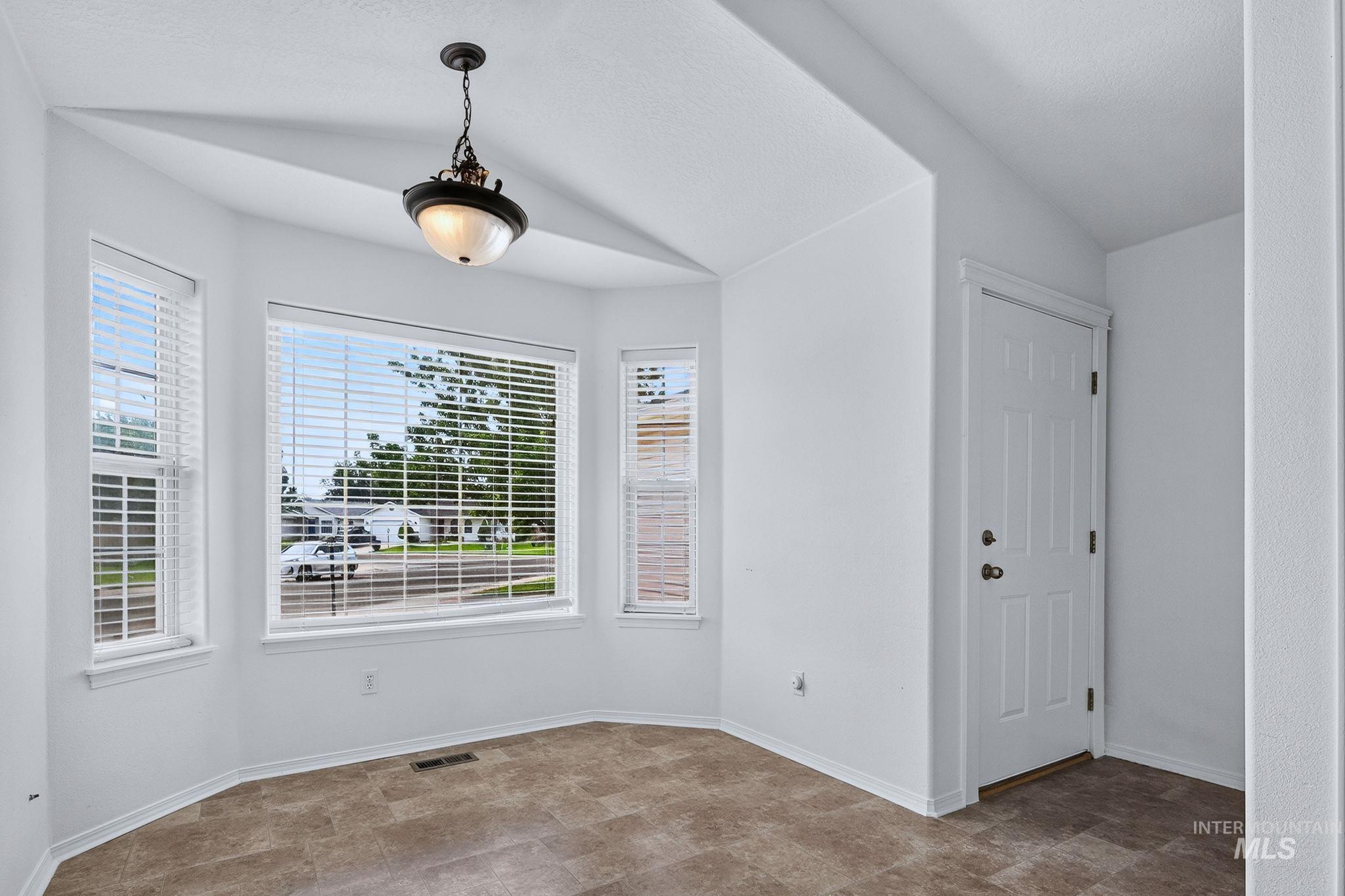 3308 Coachman Ct Property Photo 11