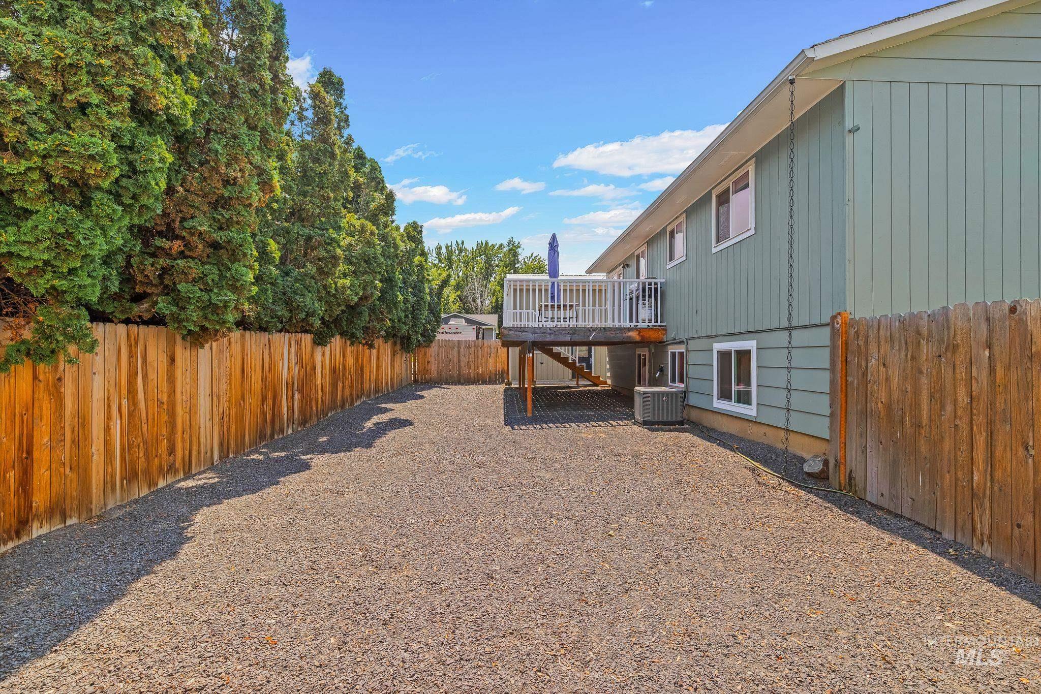 3327 5th St G Property Photo 43