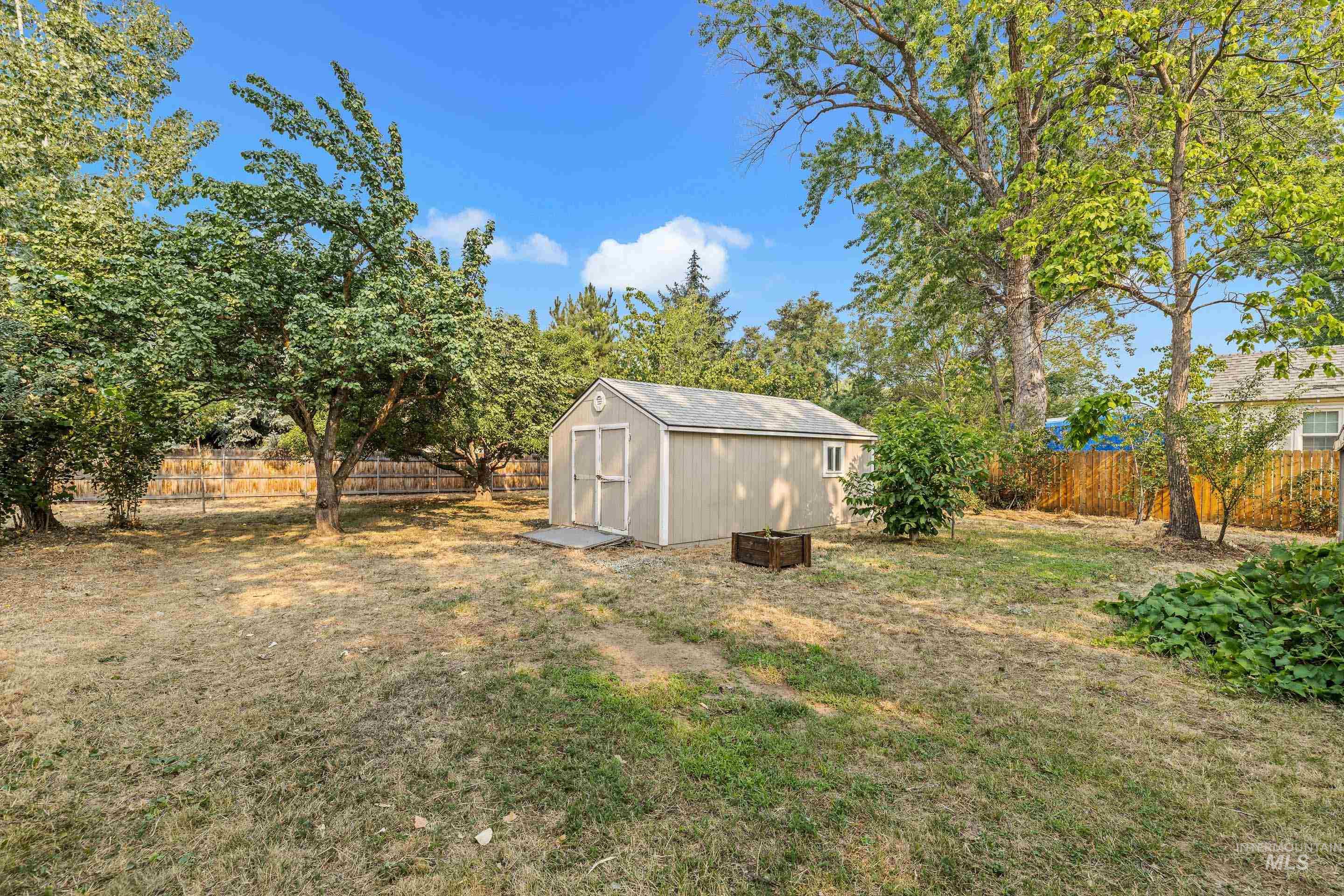 2505 S Annett St Property Photo 29