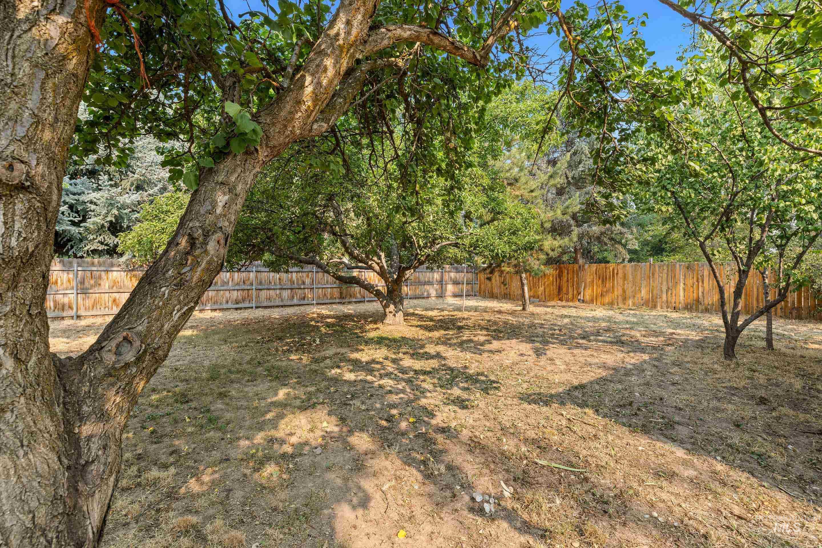 2505 S Annett St Property Photo 31