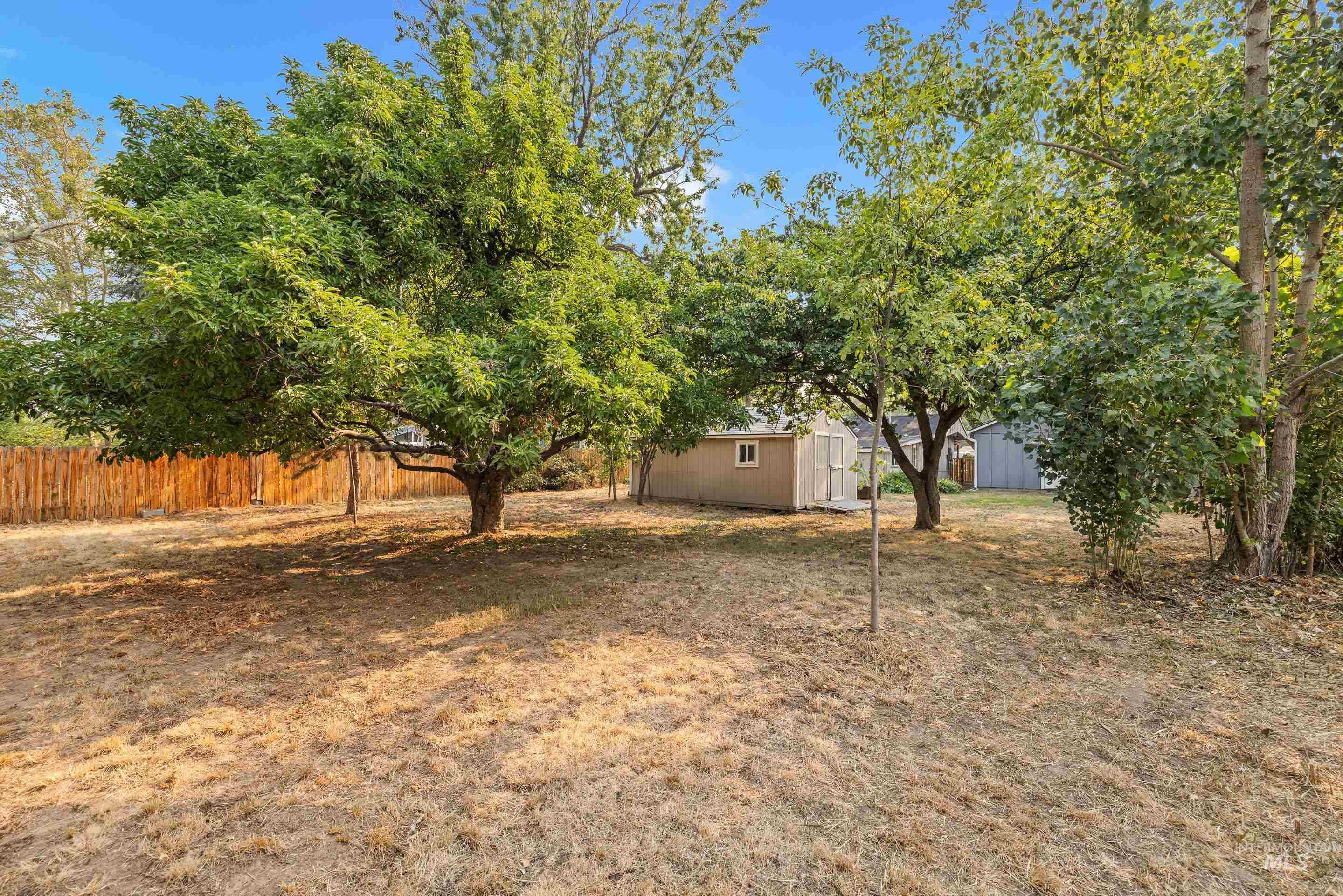 2505 S Annett St Property Photo 32